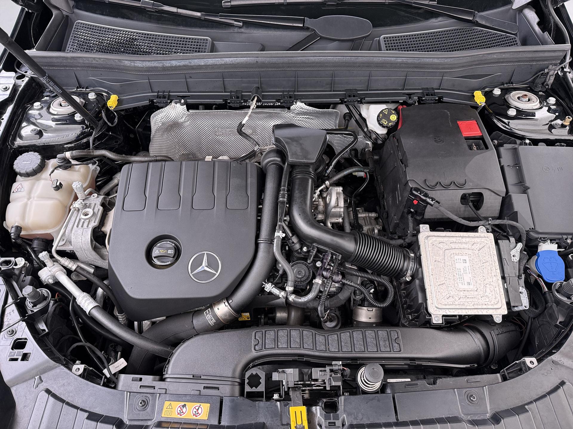 Mercedes-Benz GLB 200 AMG Premium Plus 18