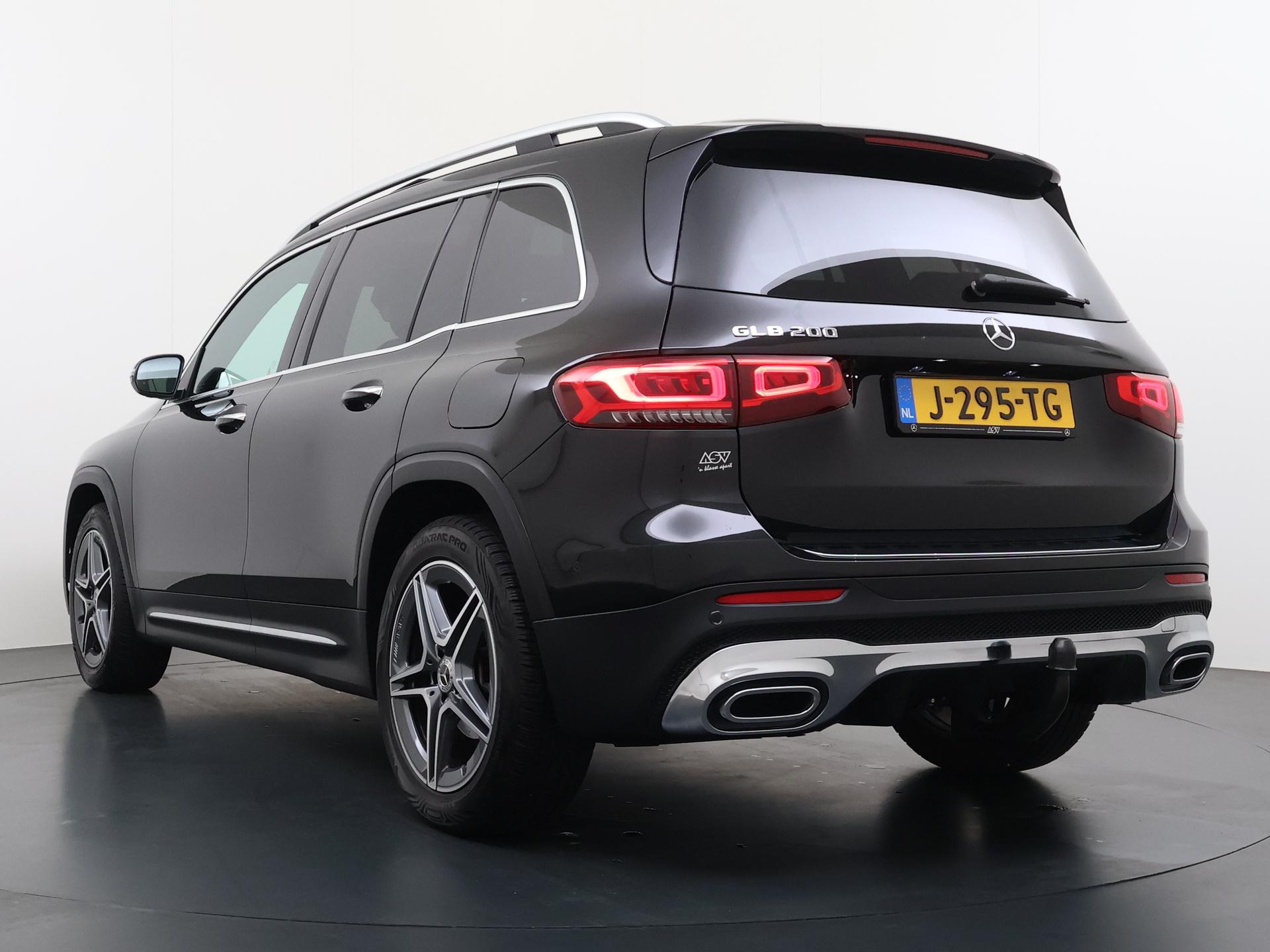 Mercedes-Benz GLB 200 AMG Premium Plus 2