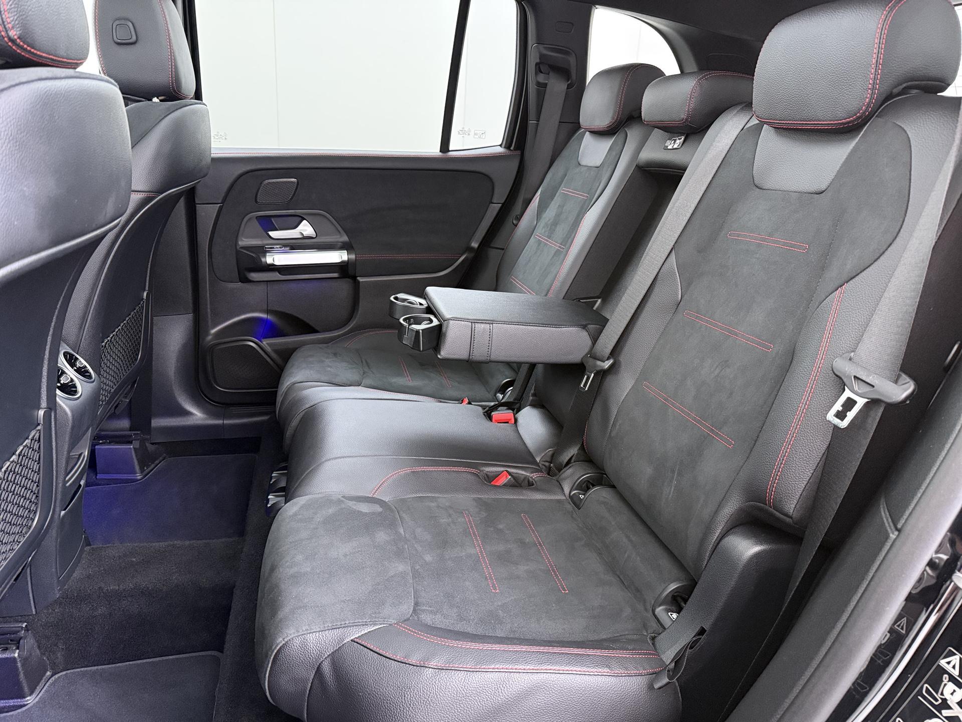 Mercedes-Benz GLB 200 AMG Premium Plus 26
