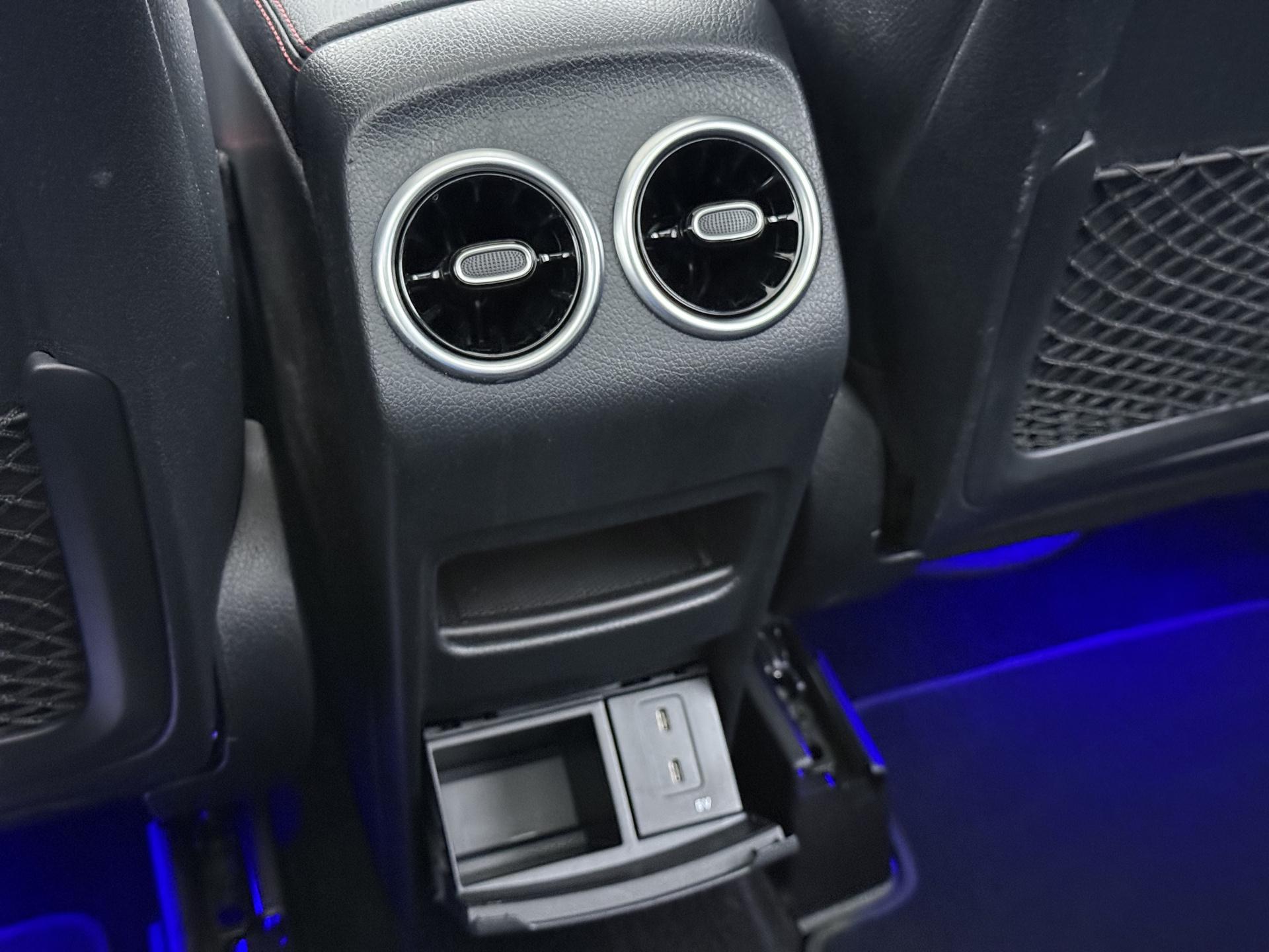 Mercedes-Benz GLB 200 AMG Premium Plus 27