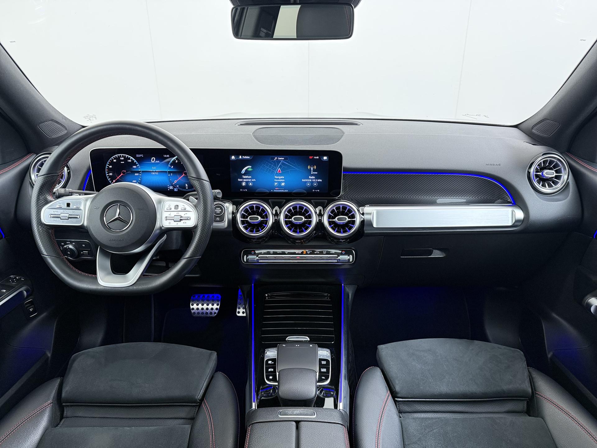 Mercedes-Benz GLB 200 AMG Premium Plus 28