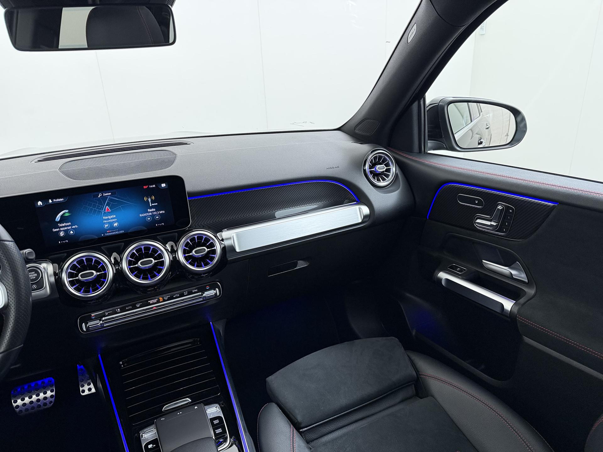 Mercedes-Benz GLB 200 AMG Premium Plus 30