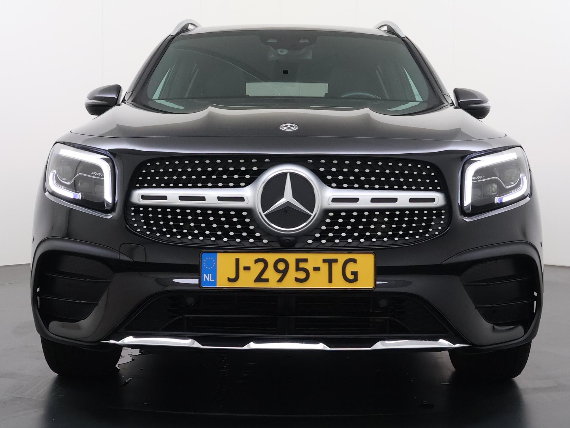 Mercedes-Benz GLB 200 AMG Premium Plus 7