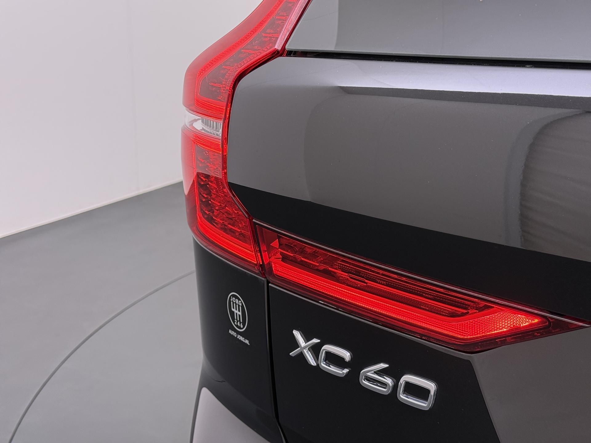 Volvo XC60 2.0 T4 Momentum Pro 12