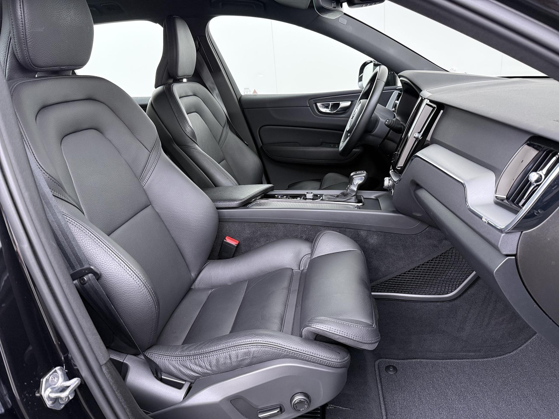 Volvo XC60 2.0 T4 Momentum Pro 15