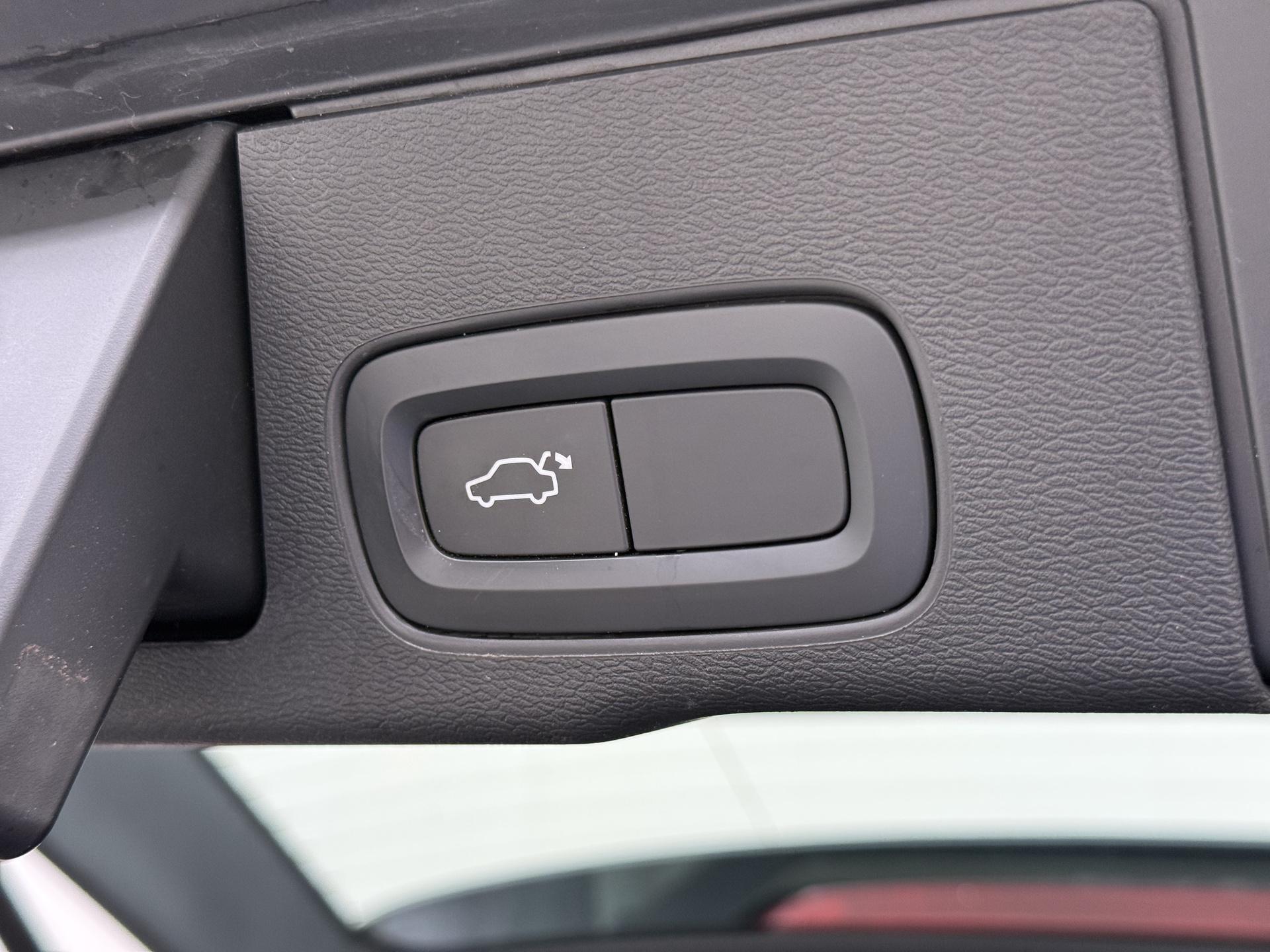 Volvo XC60 2.0 T4 Momentum Pro 17