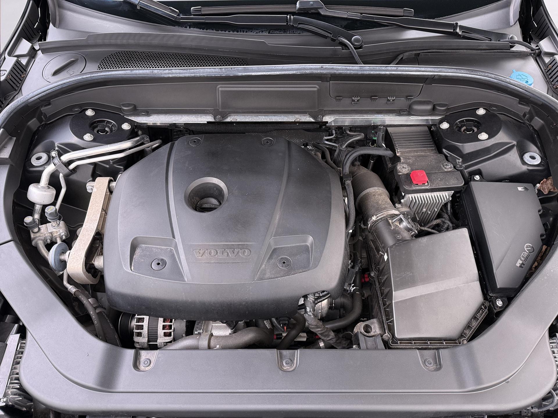 Volvo XC60 2.0 T4 Momentum Pro 19