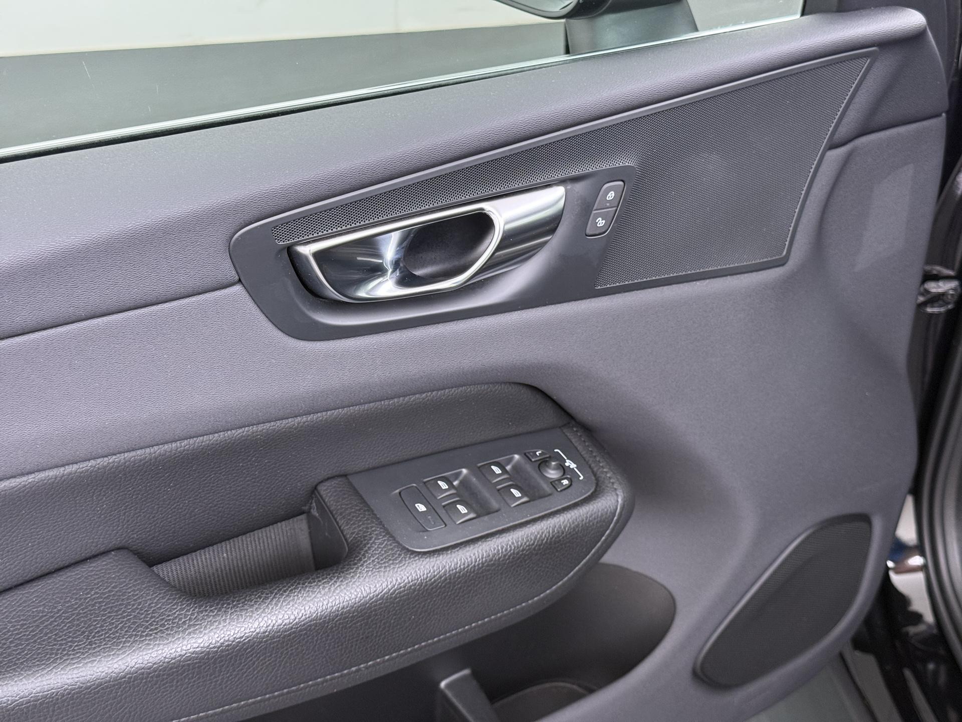 Volvo XC60 2.0 T4 Momentum Pro 20