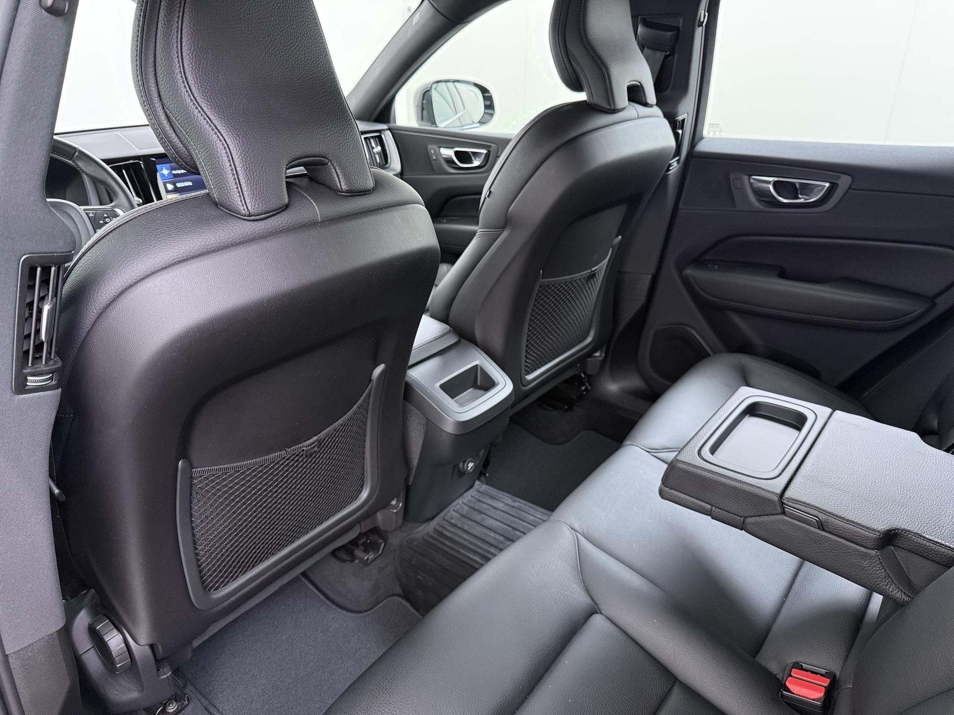 Volvo XC60 2.0 T4 Momentum Pro 23