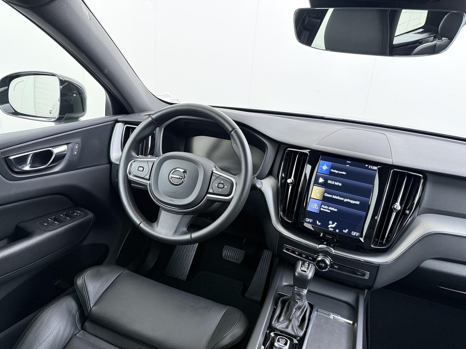 Volvo XC60 2.0 T4 Momentum Pro 25
