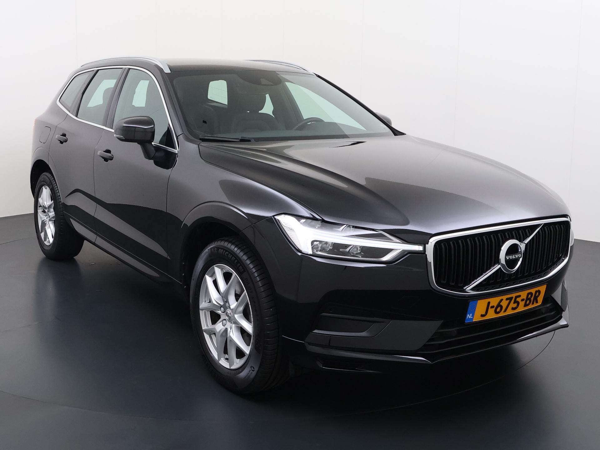 Volvo XC60 2.0 T4 Momentum Pro 3