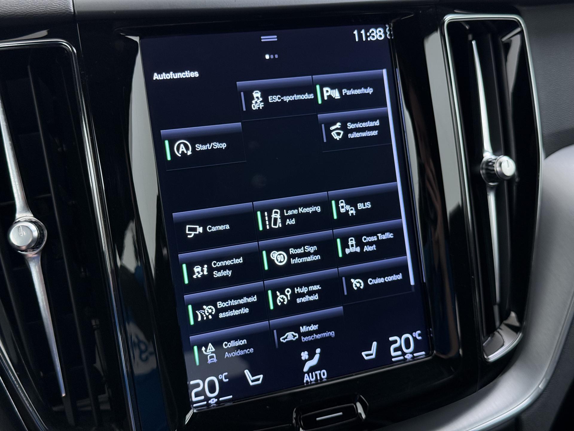 Volvo XC60 2.0 T4 Momentum Pro 32