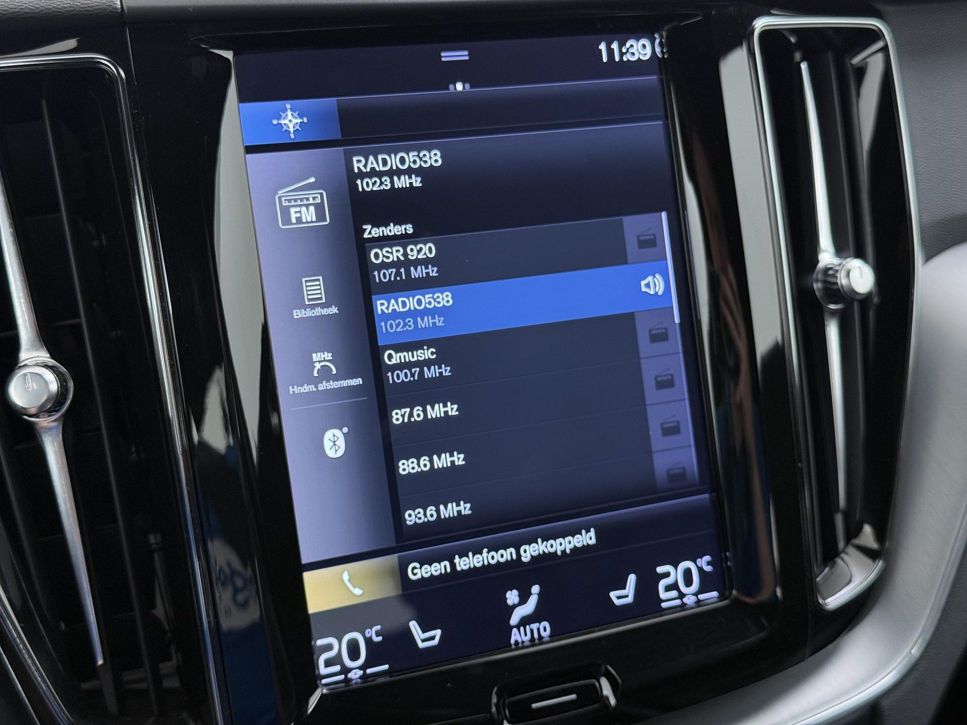 Volvo XC60 2.0 T4 Momentum Pro 34