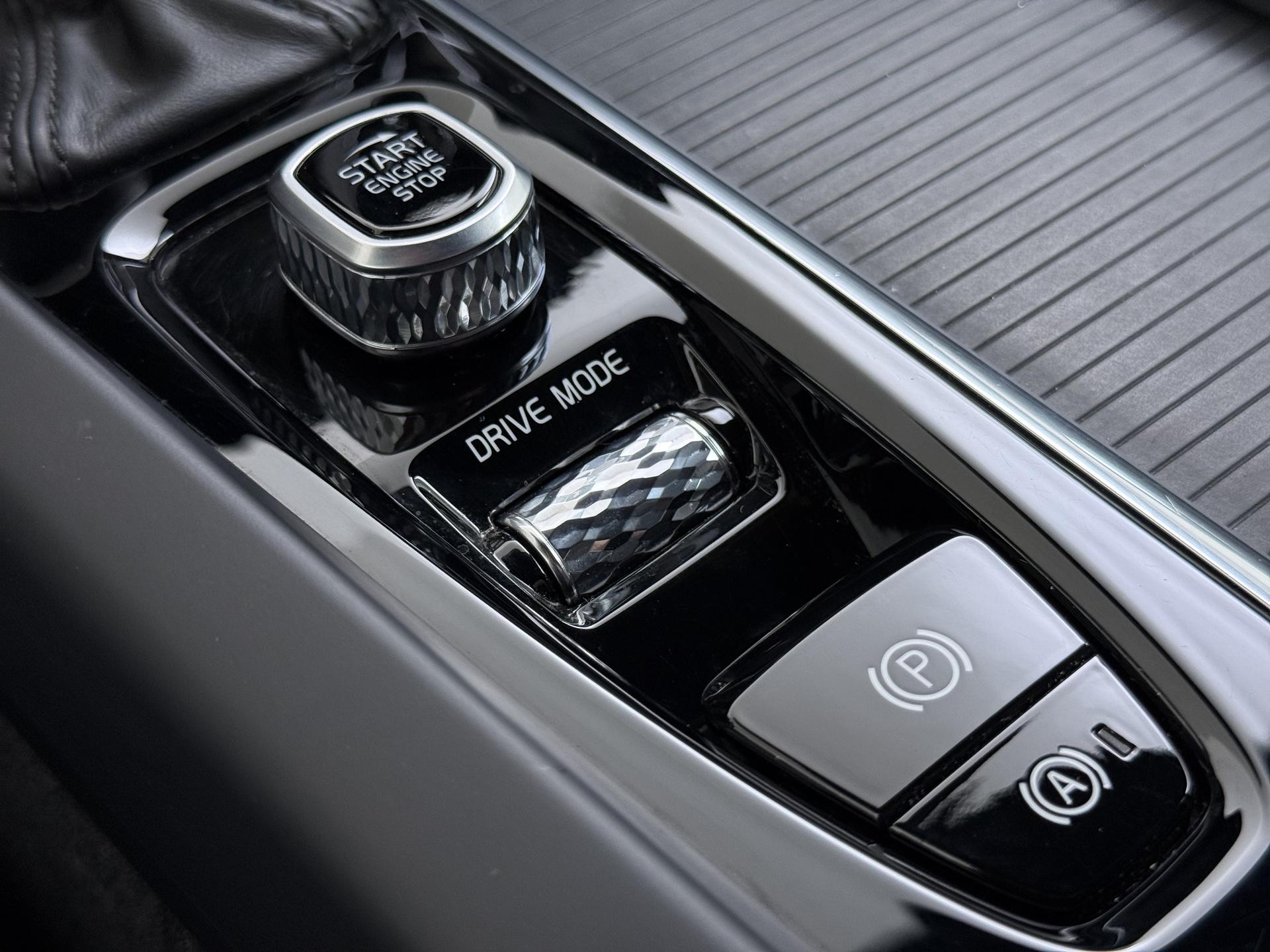 Volvo XC60 2.0 T4 Momentum Pro 38