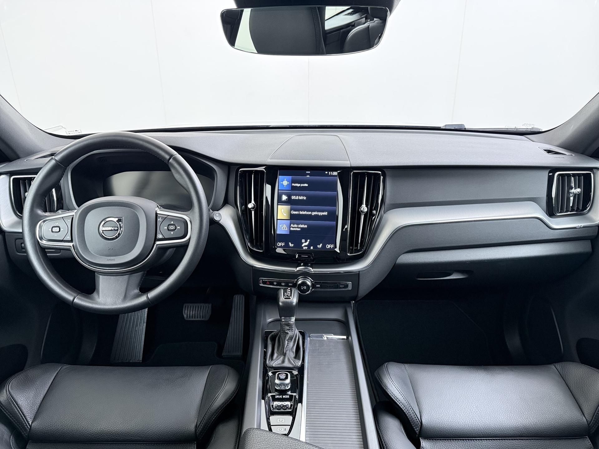 Volvo XC60 2.0 T4 Momentum Pro 4