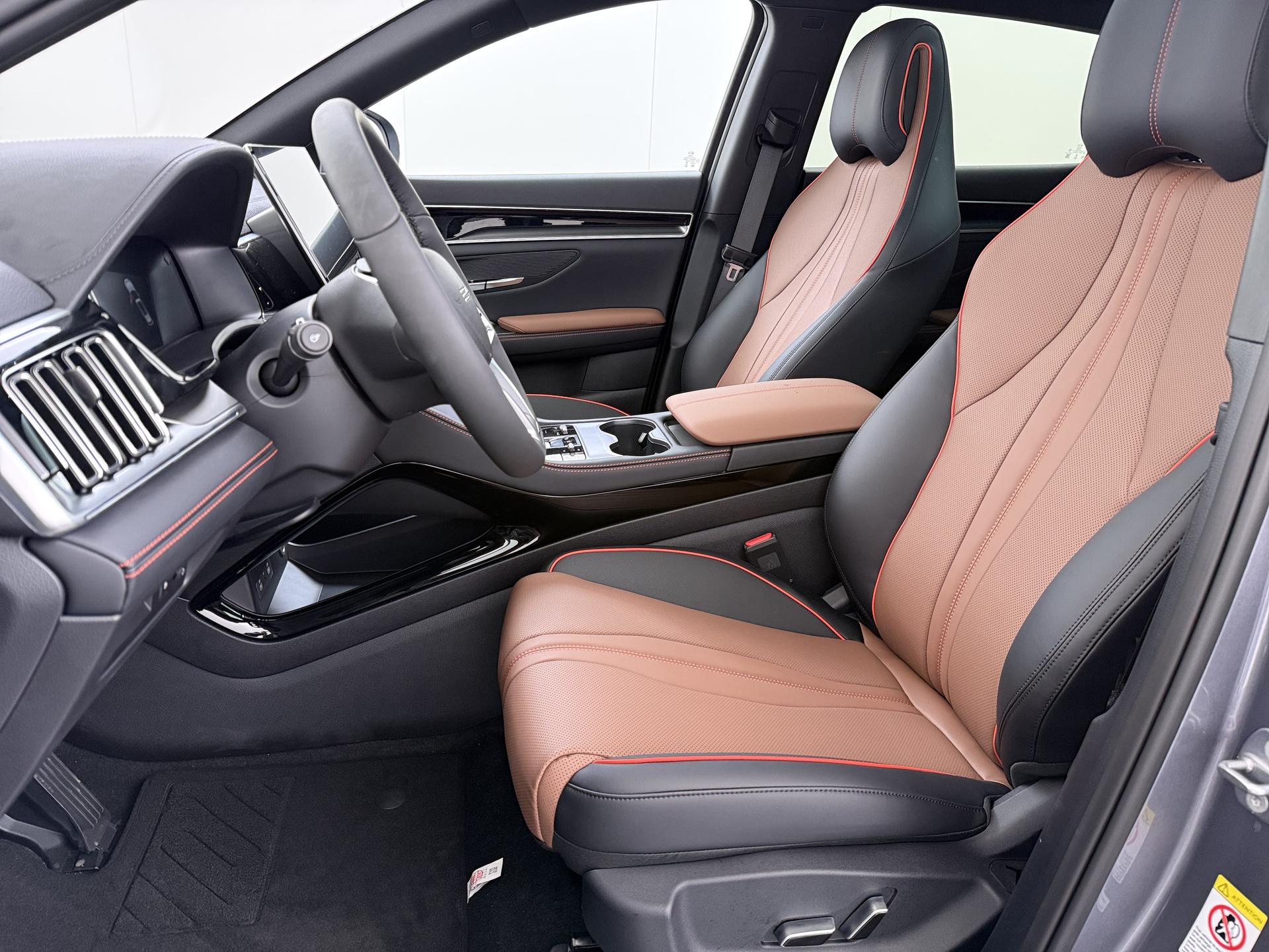BYD SEAL U 1.5 DM-i FWD Boost 13