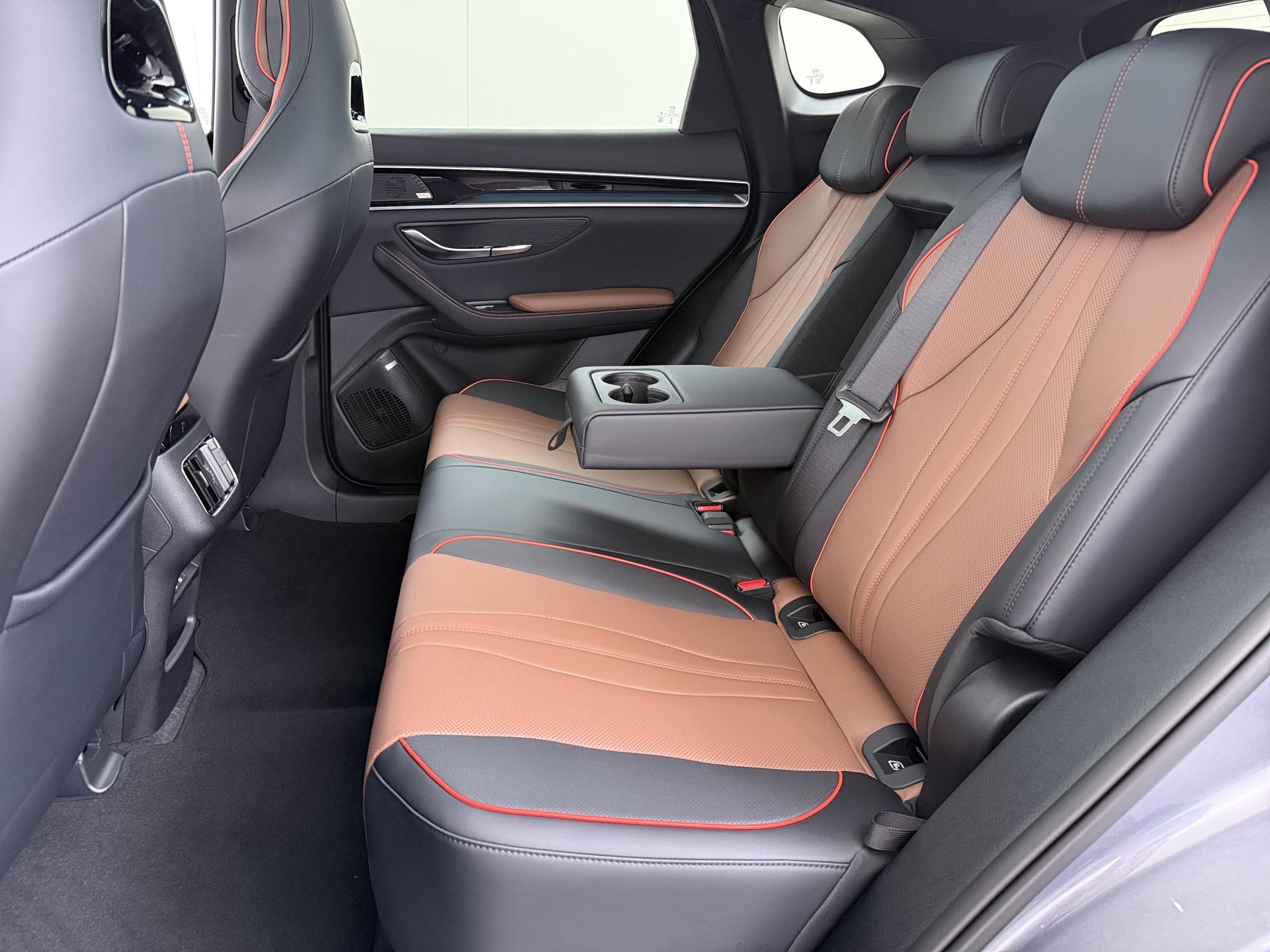BYD SEAL U 1.5 DM-i FWD Boost 18