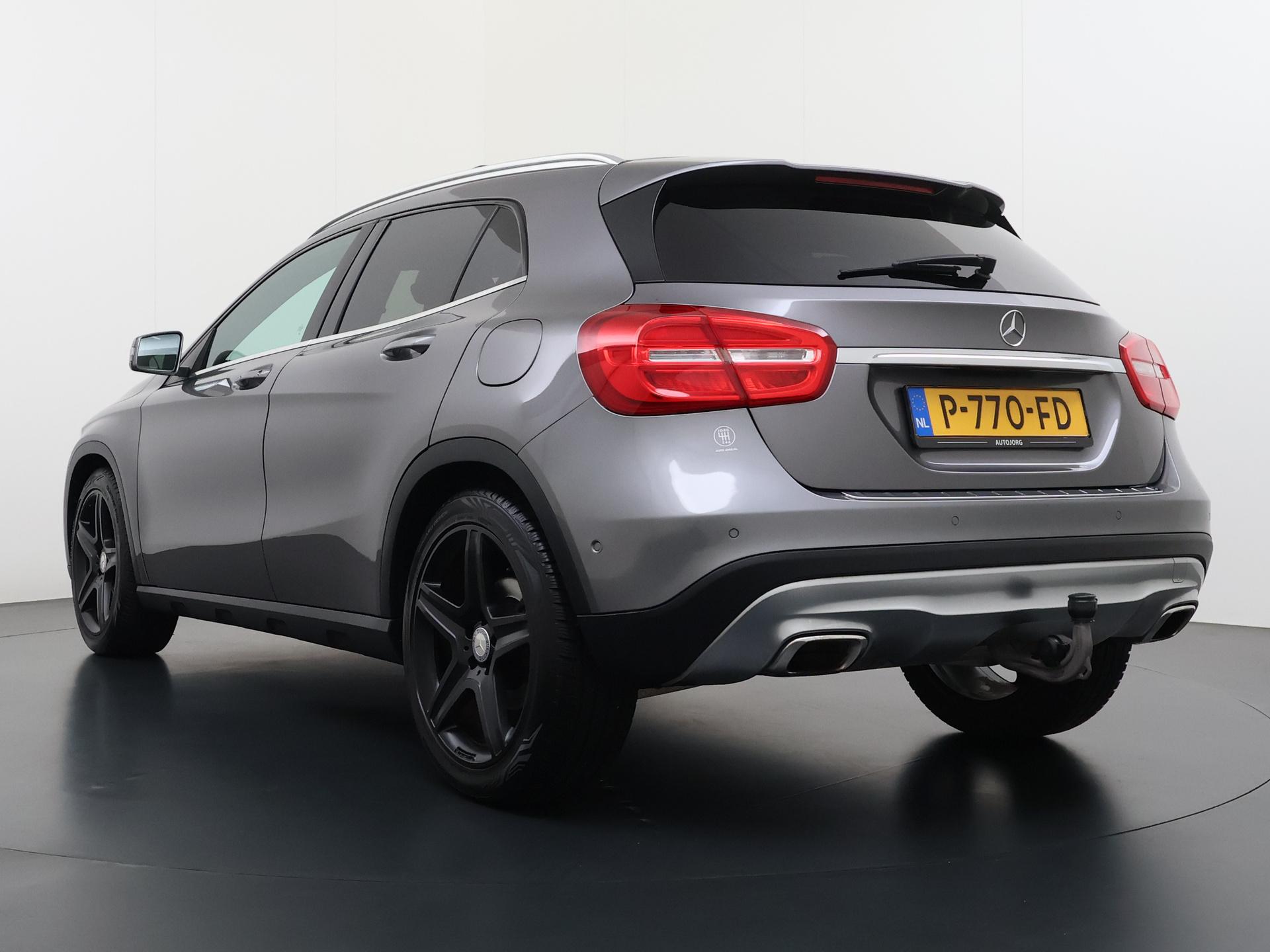 Mercedes-Benz GLA-klasse 200 Prestige 1