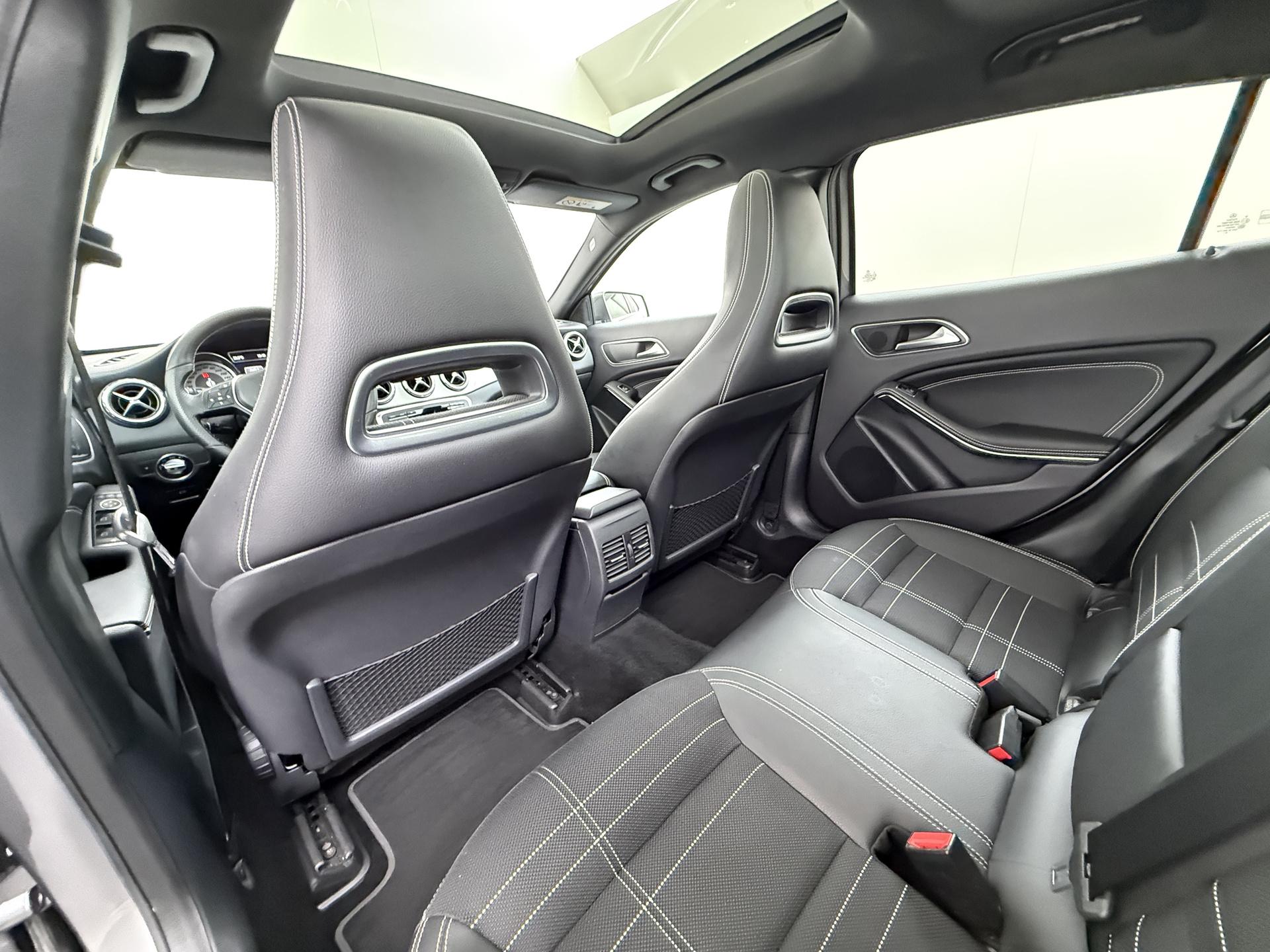 Mercedes-Benz GLA-klasse 200 Prestige 18