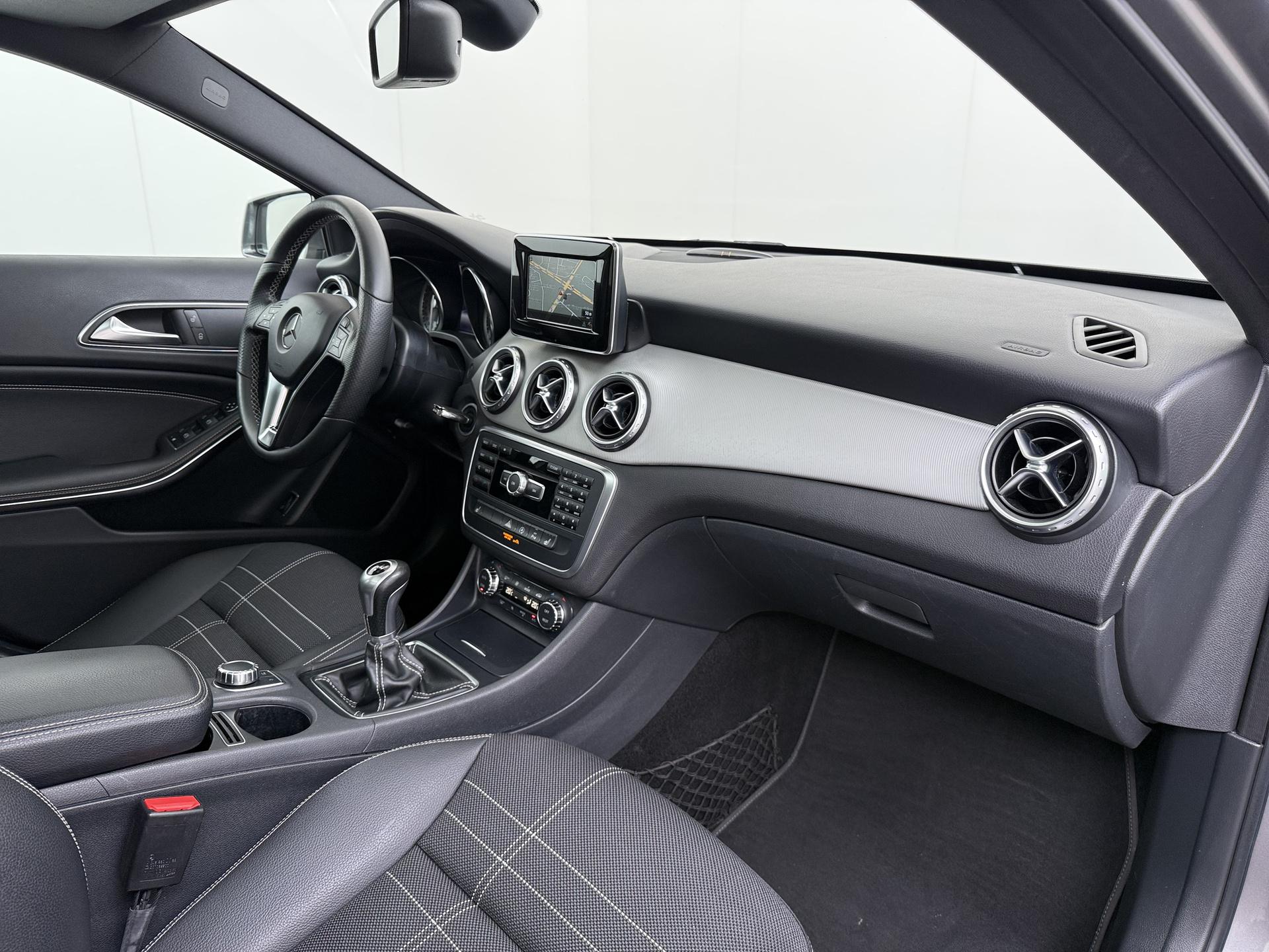 Mercedes-Benz GLA-klasse 200 Prestige 33