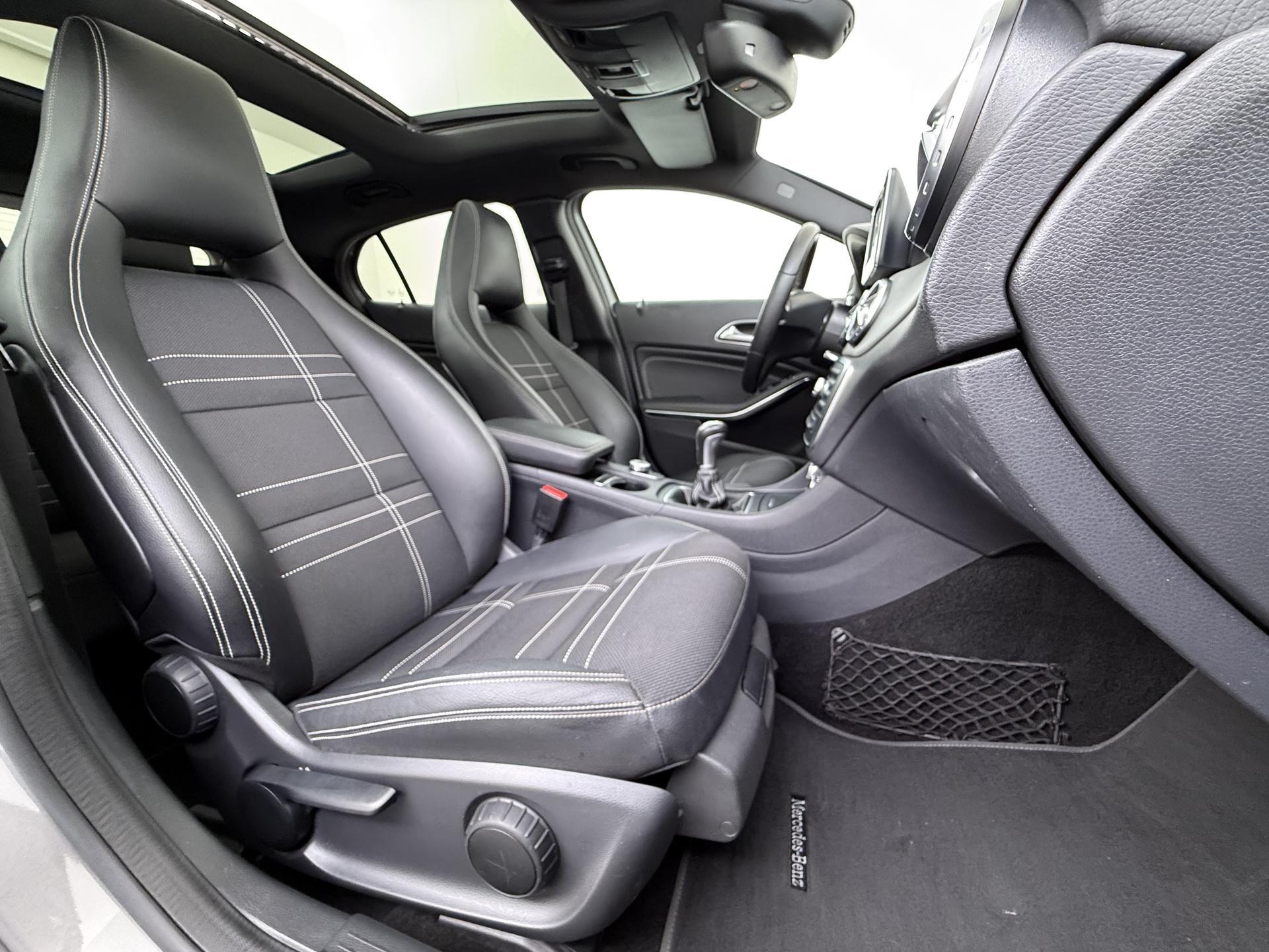 Mercedes-Benz GLA-klasse 200 Prestige 34