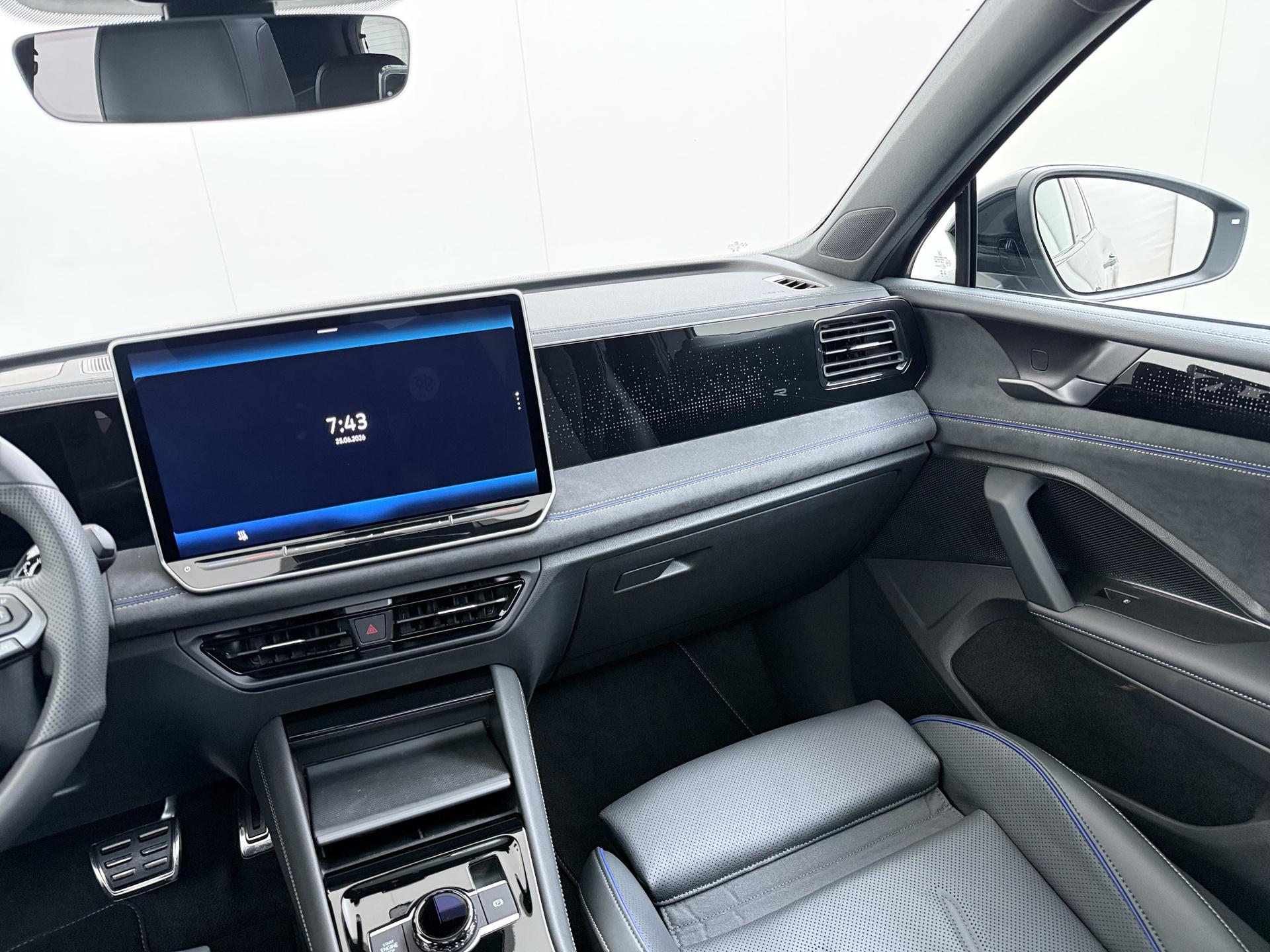 Volkswagen Tiguan 1.5 eTSI R-Line Edition 23