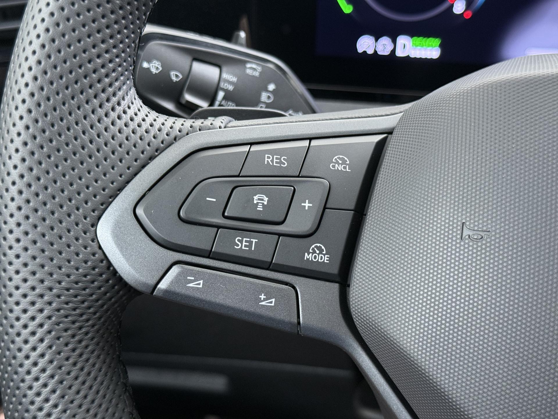Volkswagen Tiguan 1.5 eTSI R-Line Edition 26