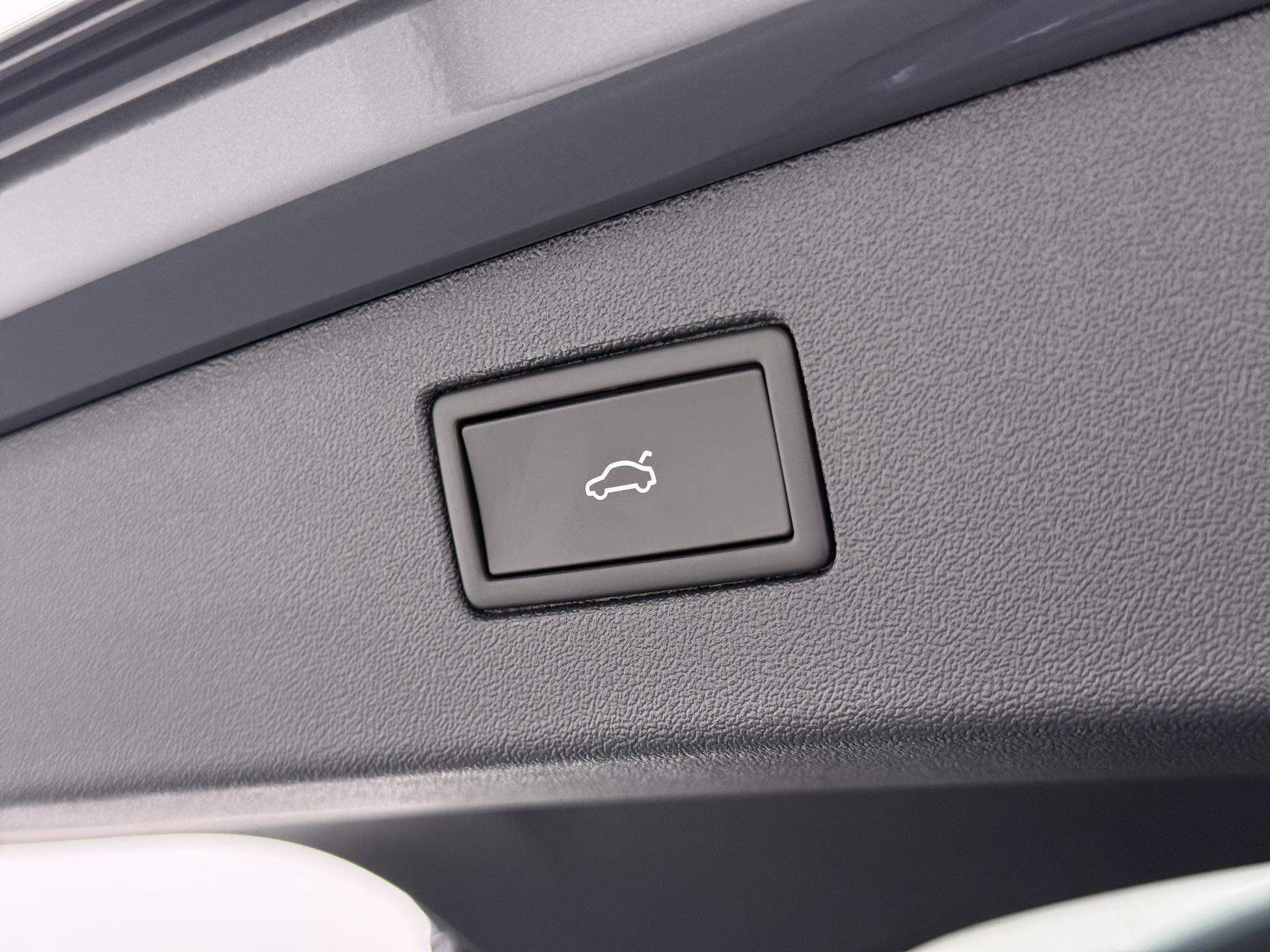 Volkswagen Tiguan 1.5 eTSI R-Line Edition 8