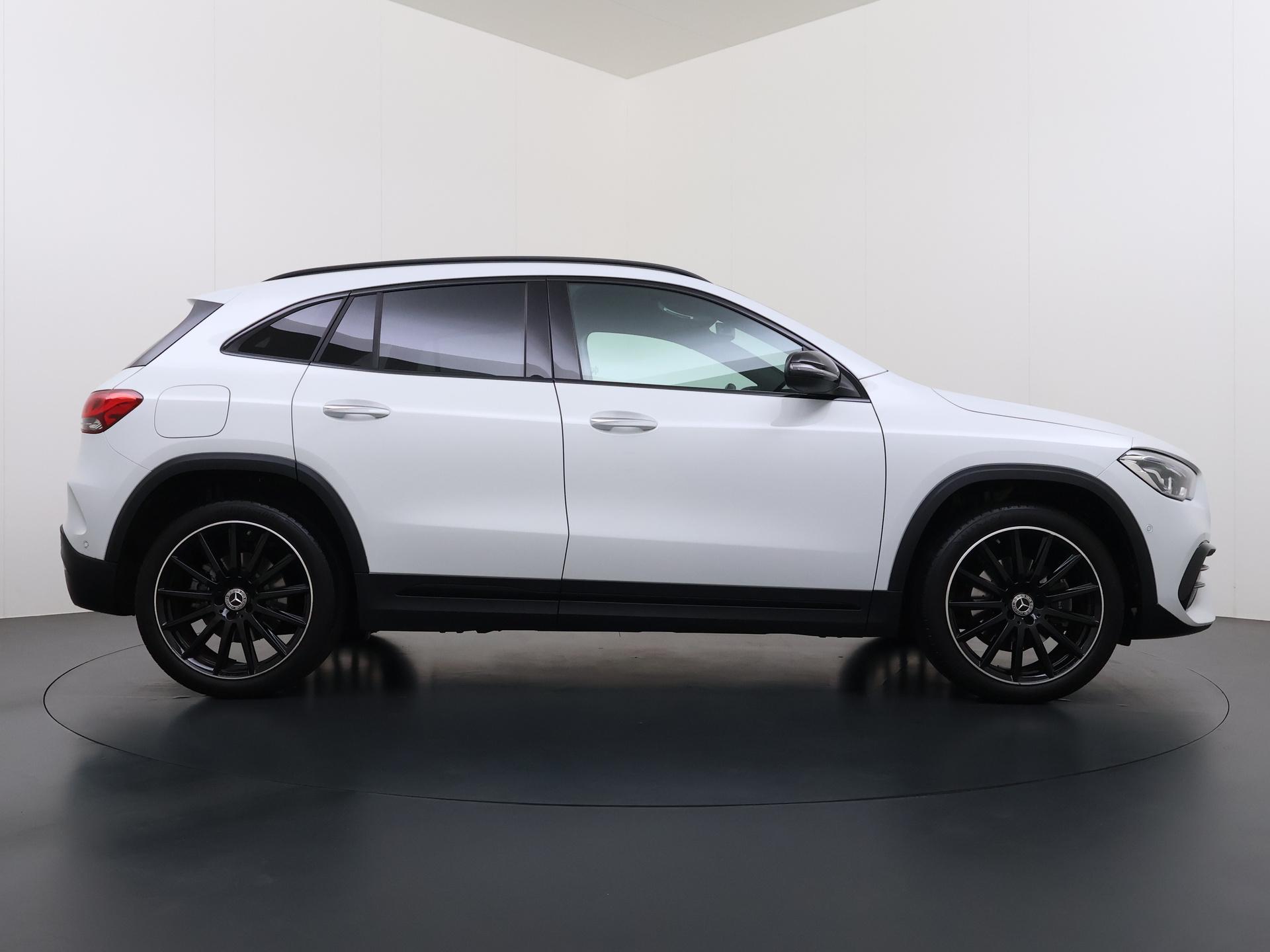 Mercedes-Benz GLA-klasse 250 e AMG Line 10