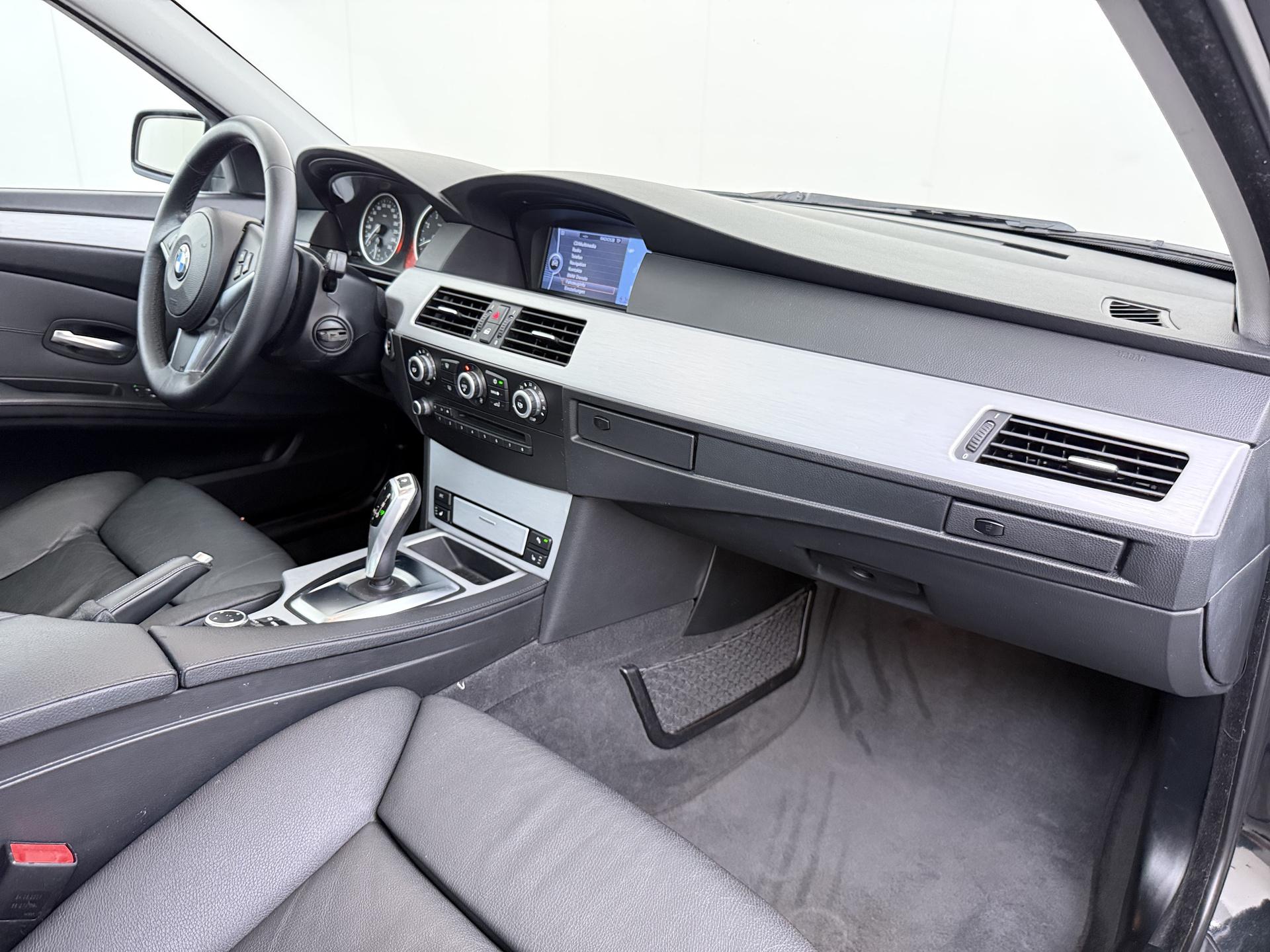BMW 5-serie Touring 530xi 37