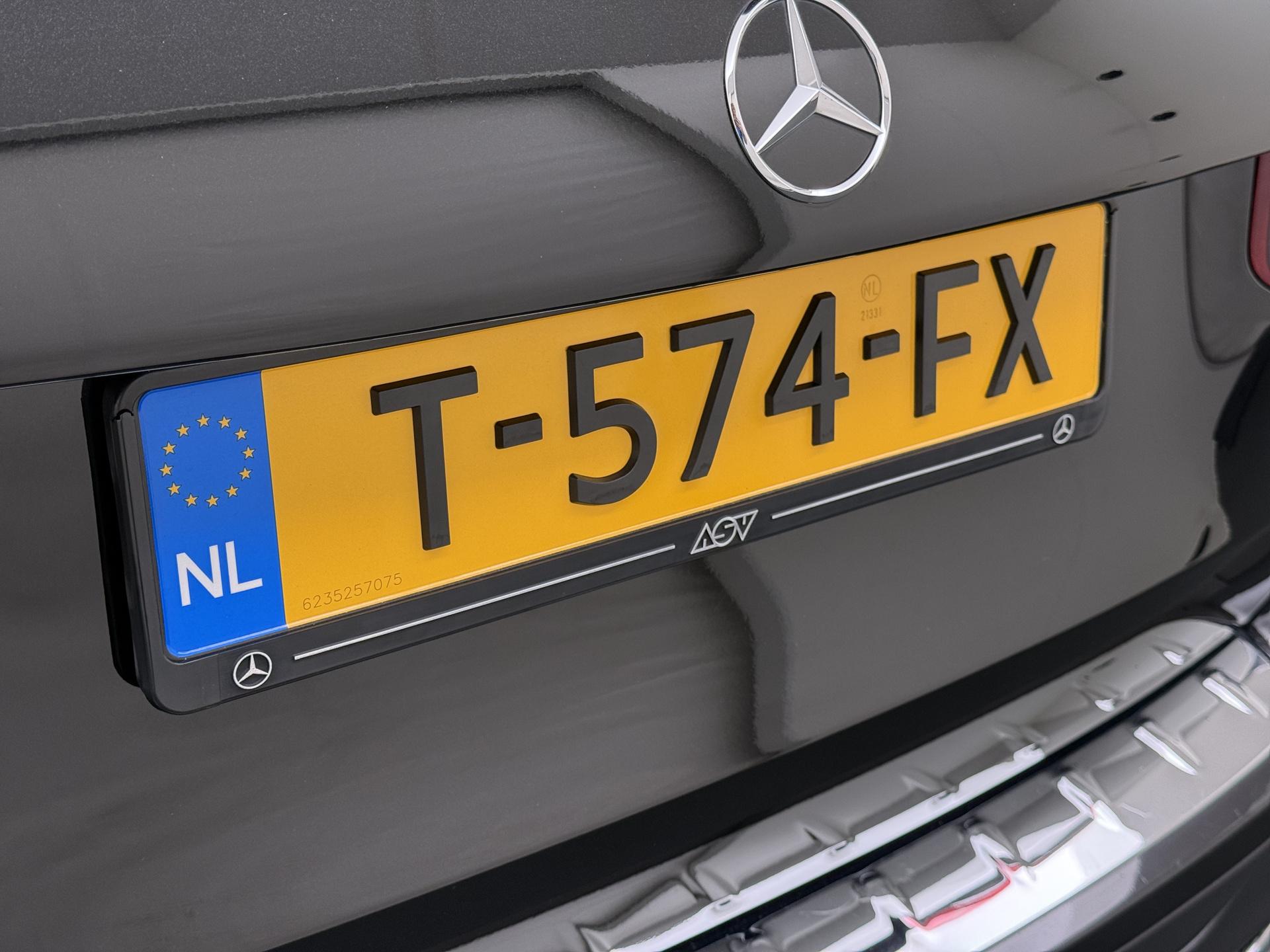 Mercedes-Benz GLB 200 AMG Line Premium 7-persoons 17