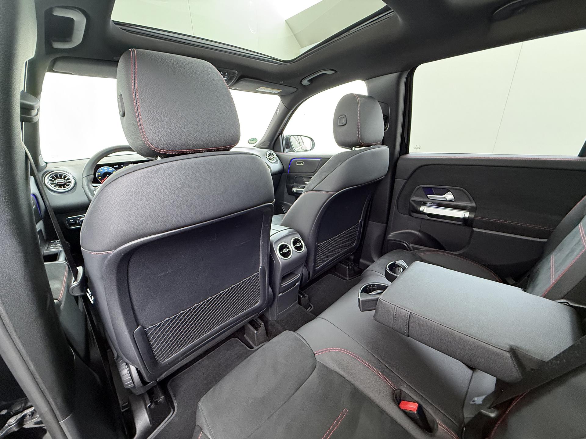 Mercedes-Benz GLB 200 AMG Line Premium 7-persoons 29