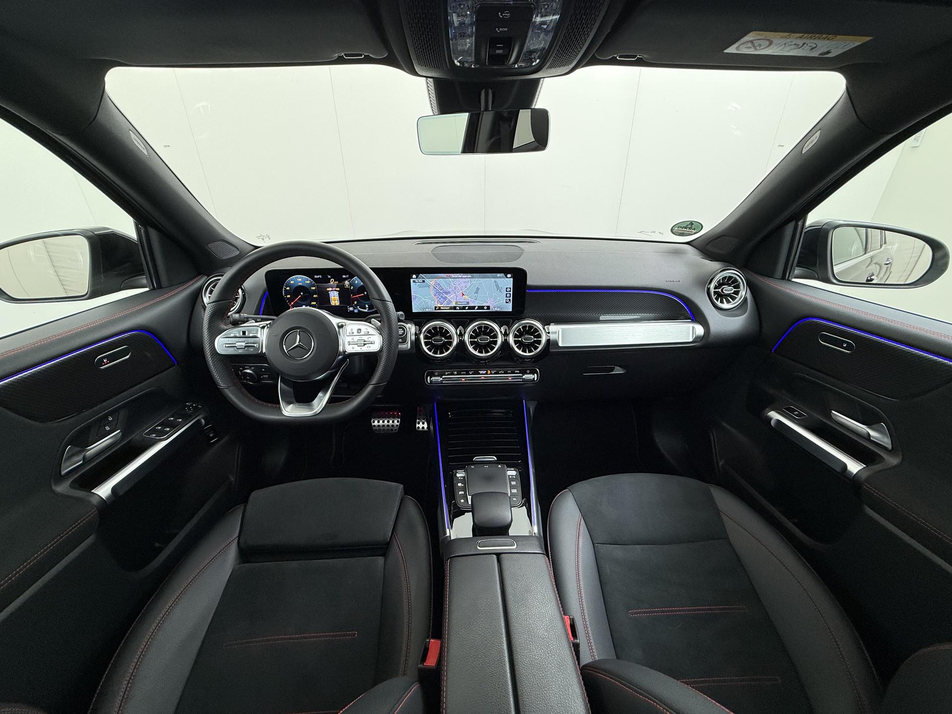 Mercedes-Benz GLB 200 AMG Line Premium 7-persoons 32