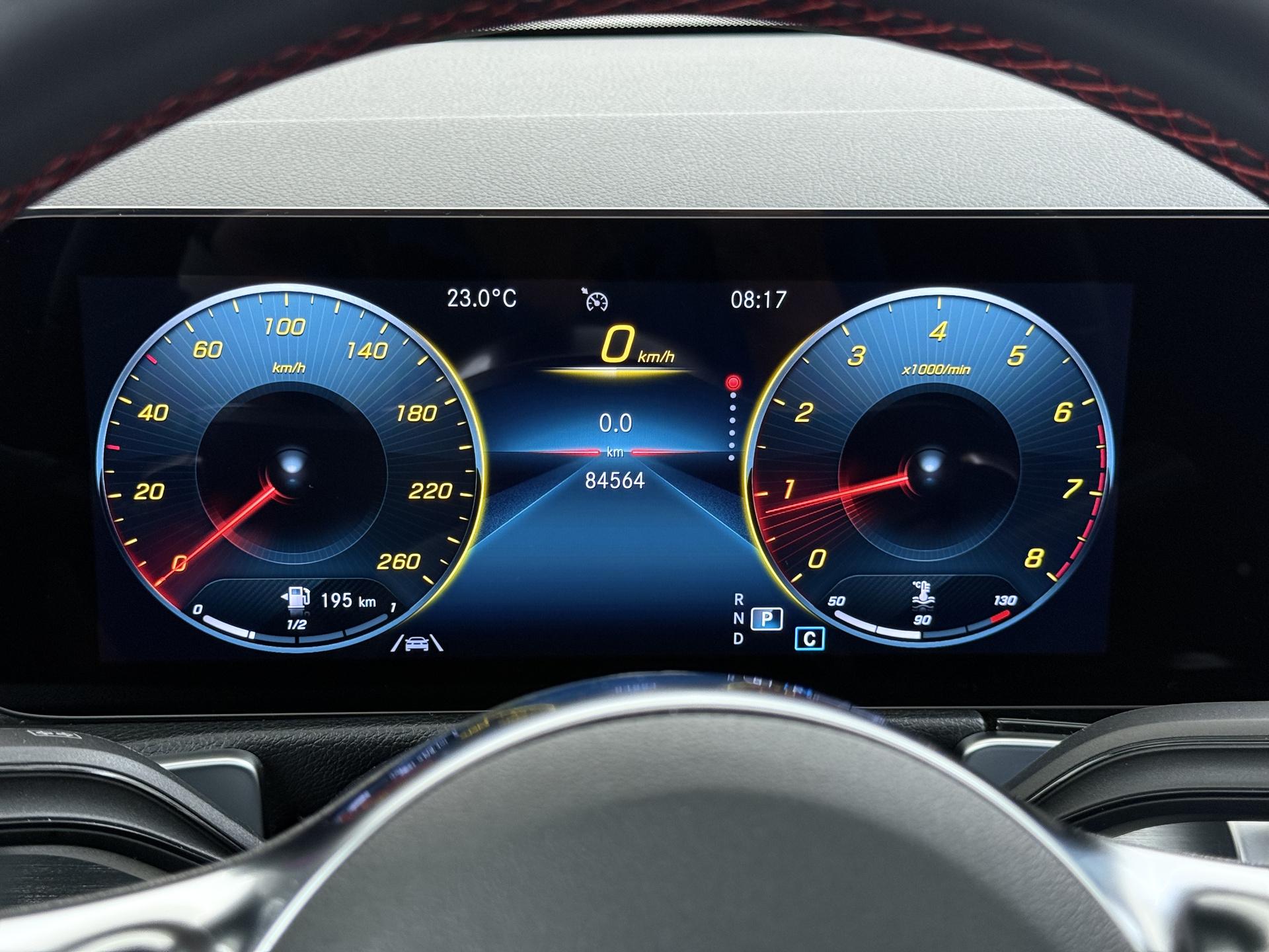 Mercedes-Benz GLB 200 AMG Line Premium 7-persoons 39