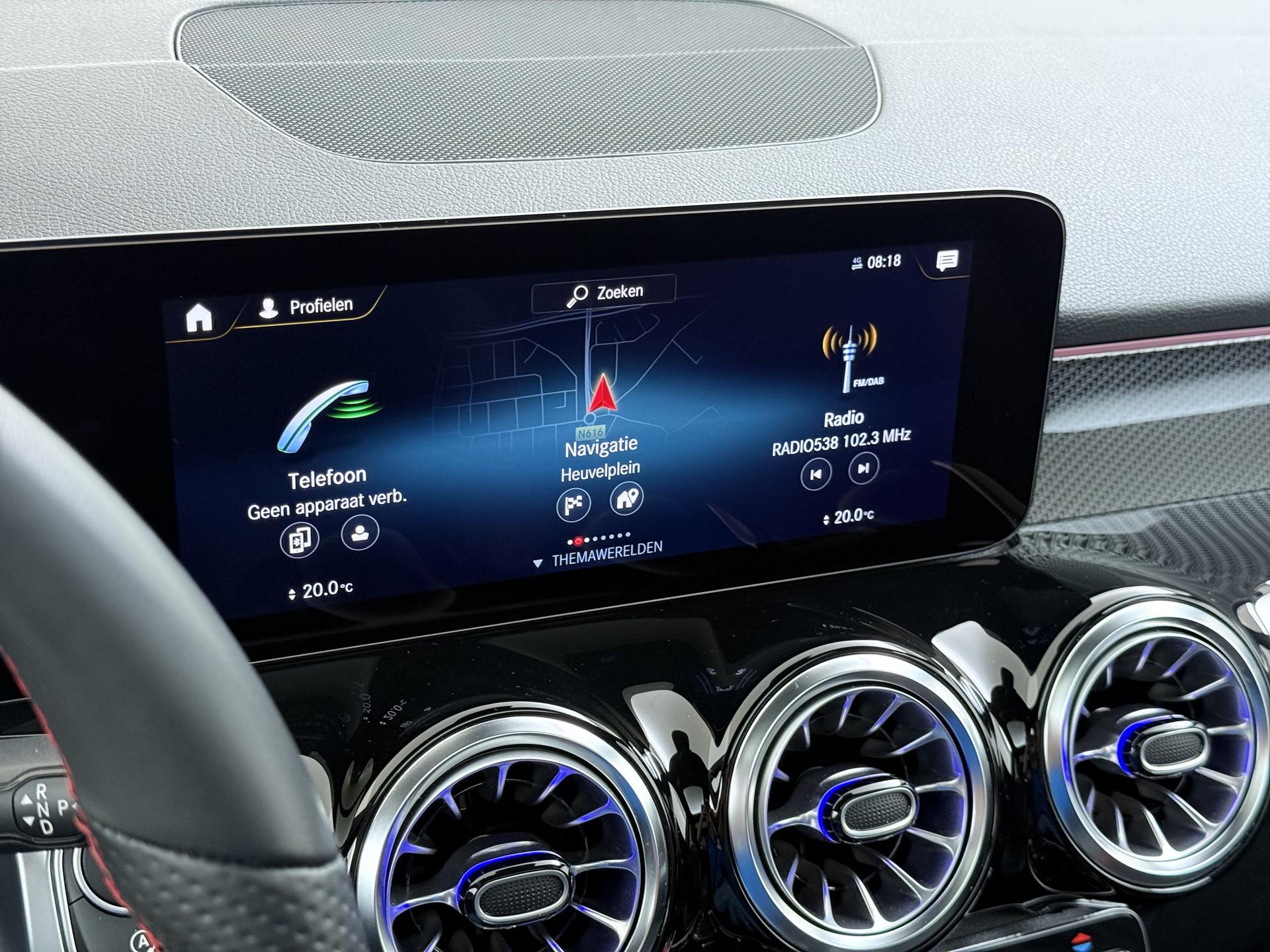 Mercedes-Benz GLB 200 AMG Line Premium 7-persoons 40