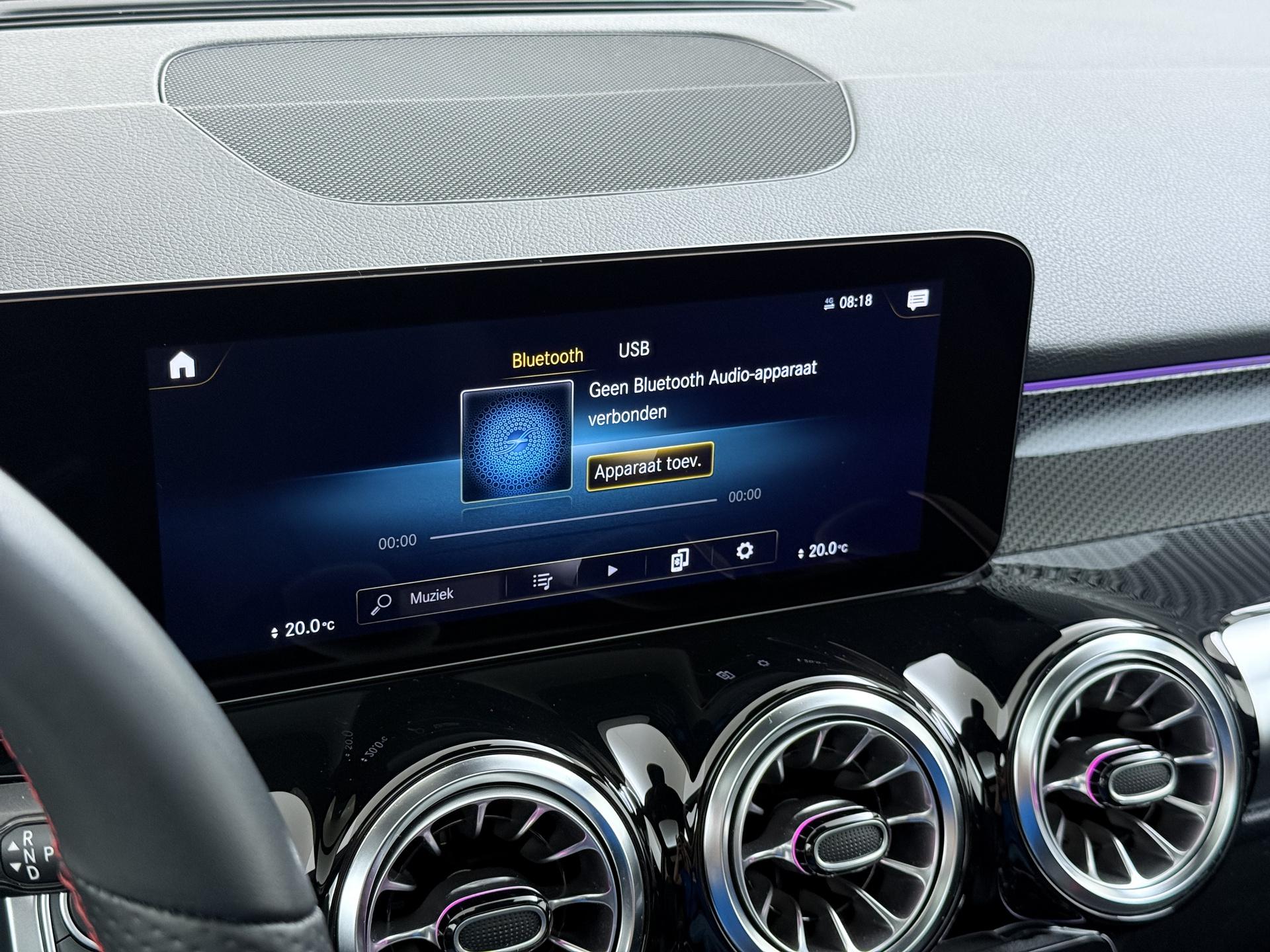 Mercedes-Benz GLB 200 AMG Line Premium 7-persoons 45