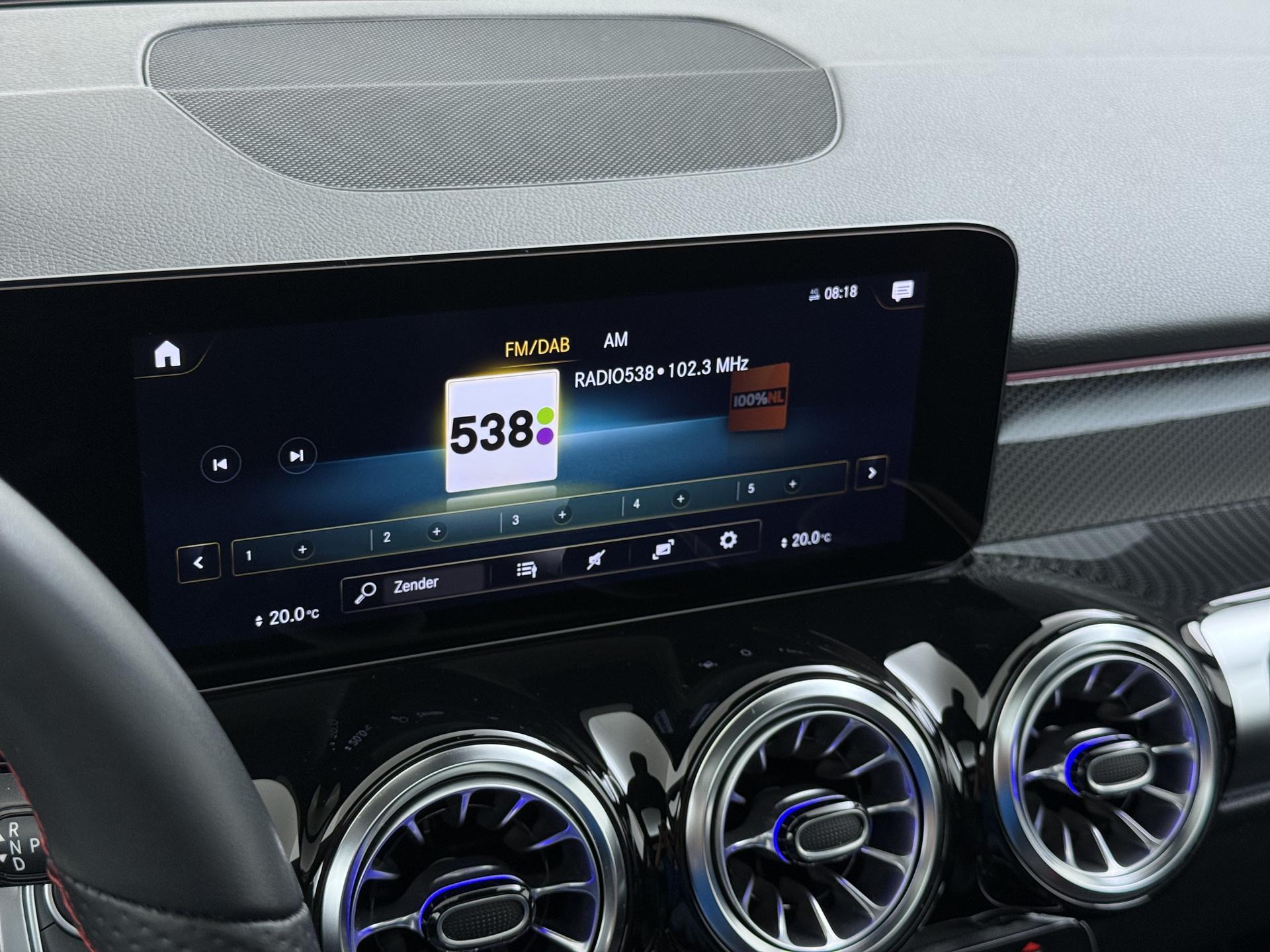 Mercedes-Benz GLB 200 AMG Line Premium 7-persoons 46