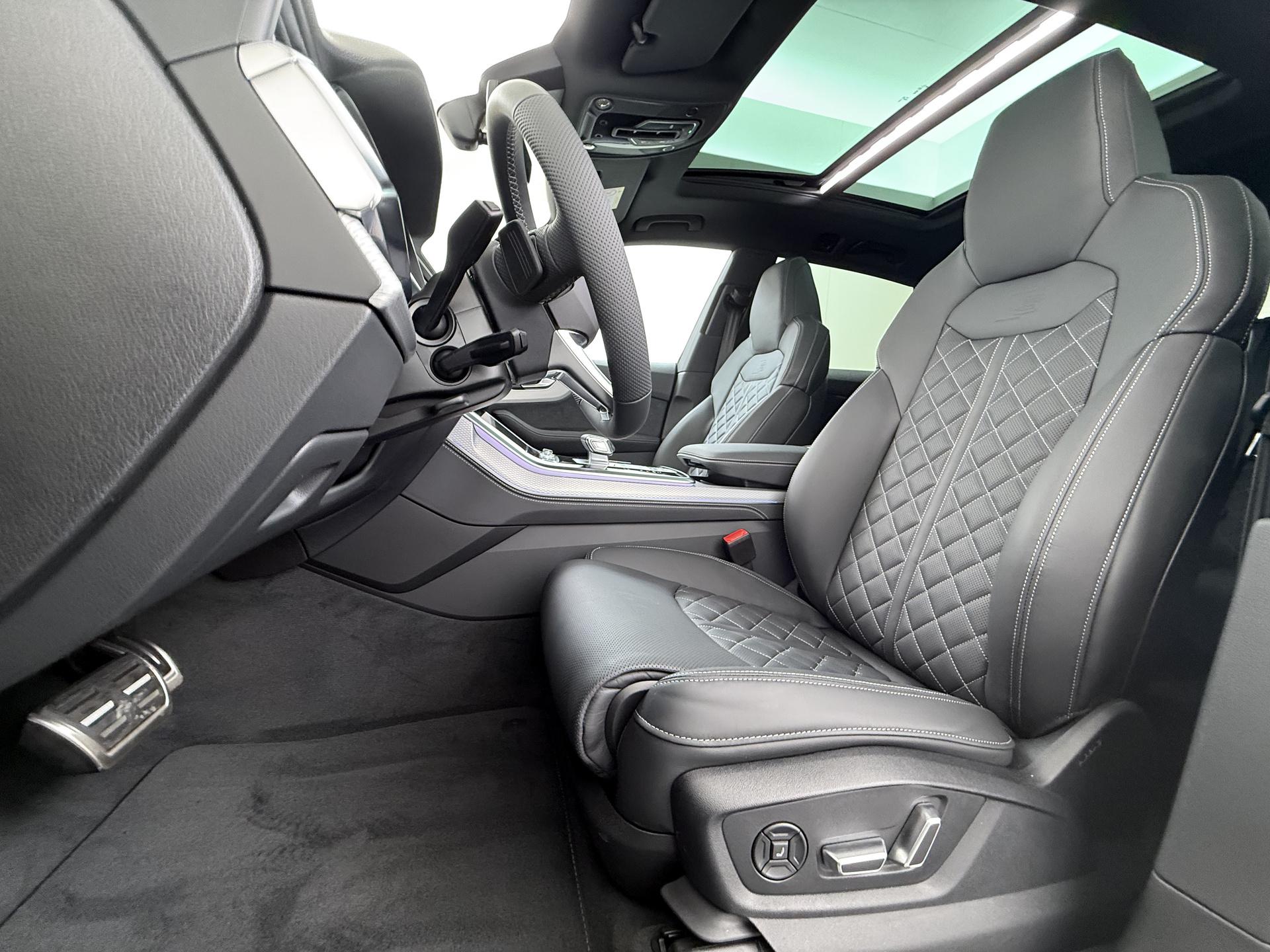 Audi Q8 55 TFSI e quattro Pro Line S 12