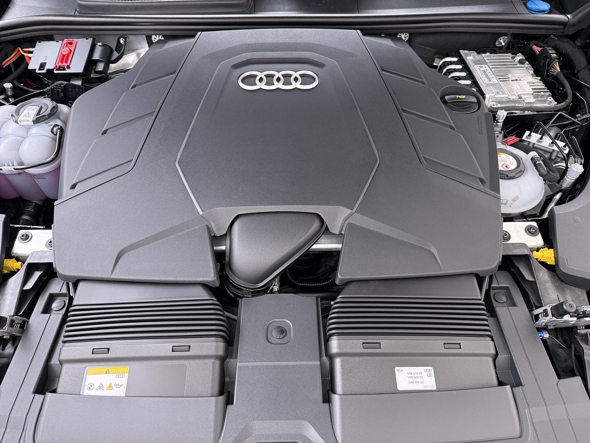 Audi Q8 55 TFSI e quattro Pro Line S 9