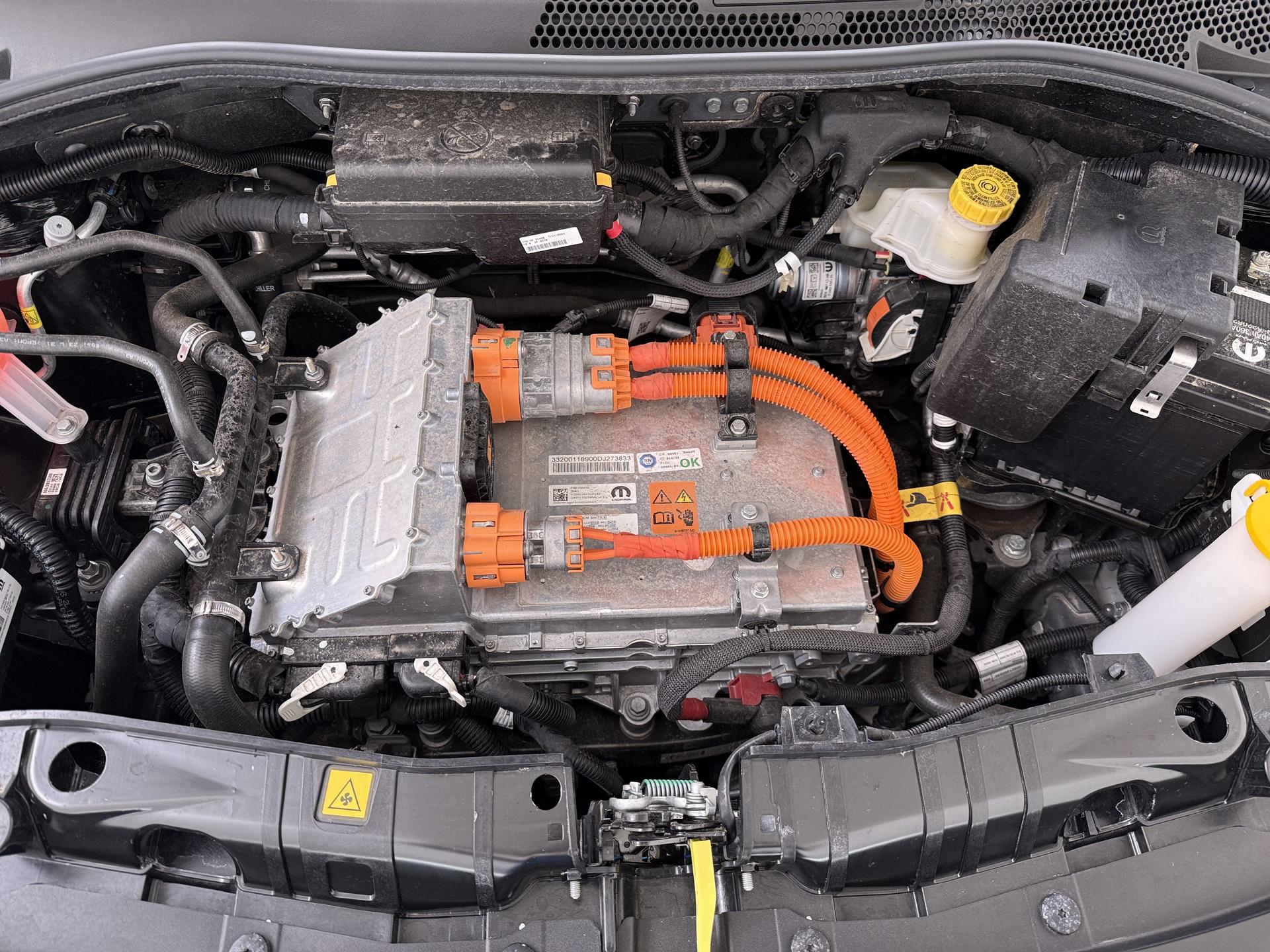 Abarth 500E Turismo 42 kWh 9