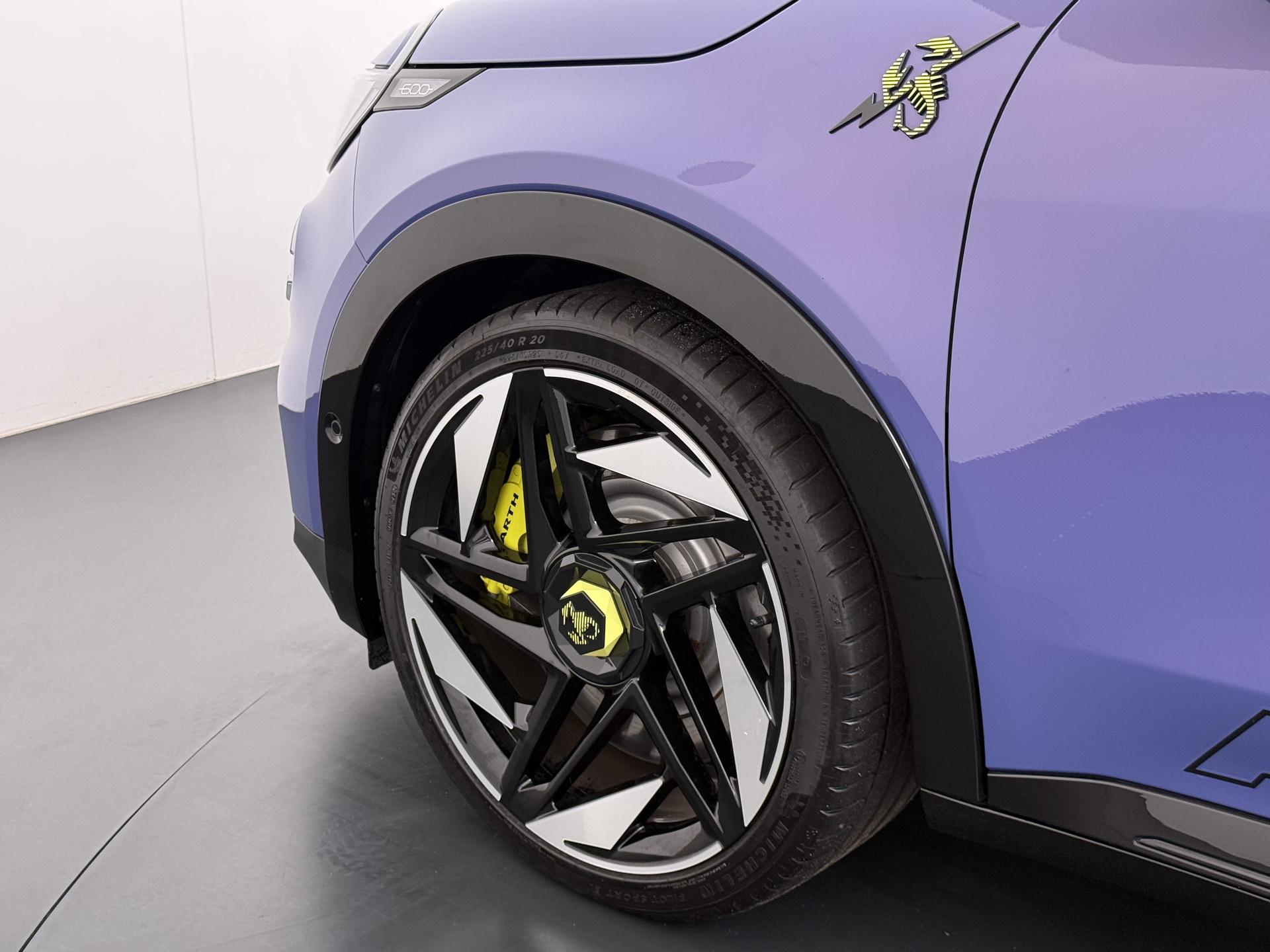 Abarth 600E Scorpionissima 54 kWh 9