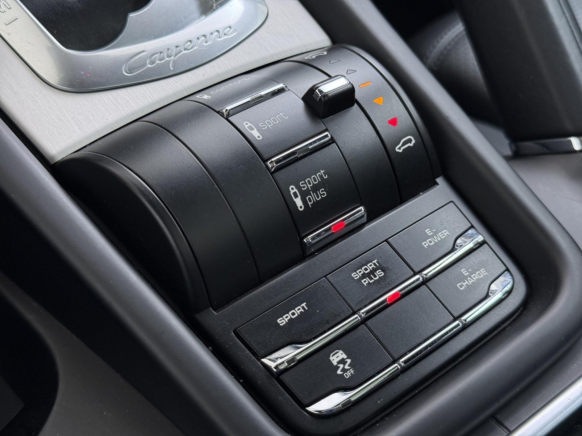 Porsche Cayenne 3.0 S E-Hybrid 13