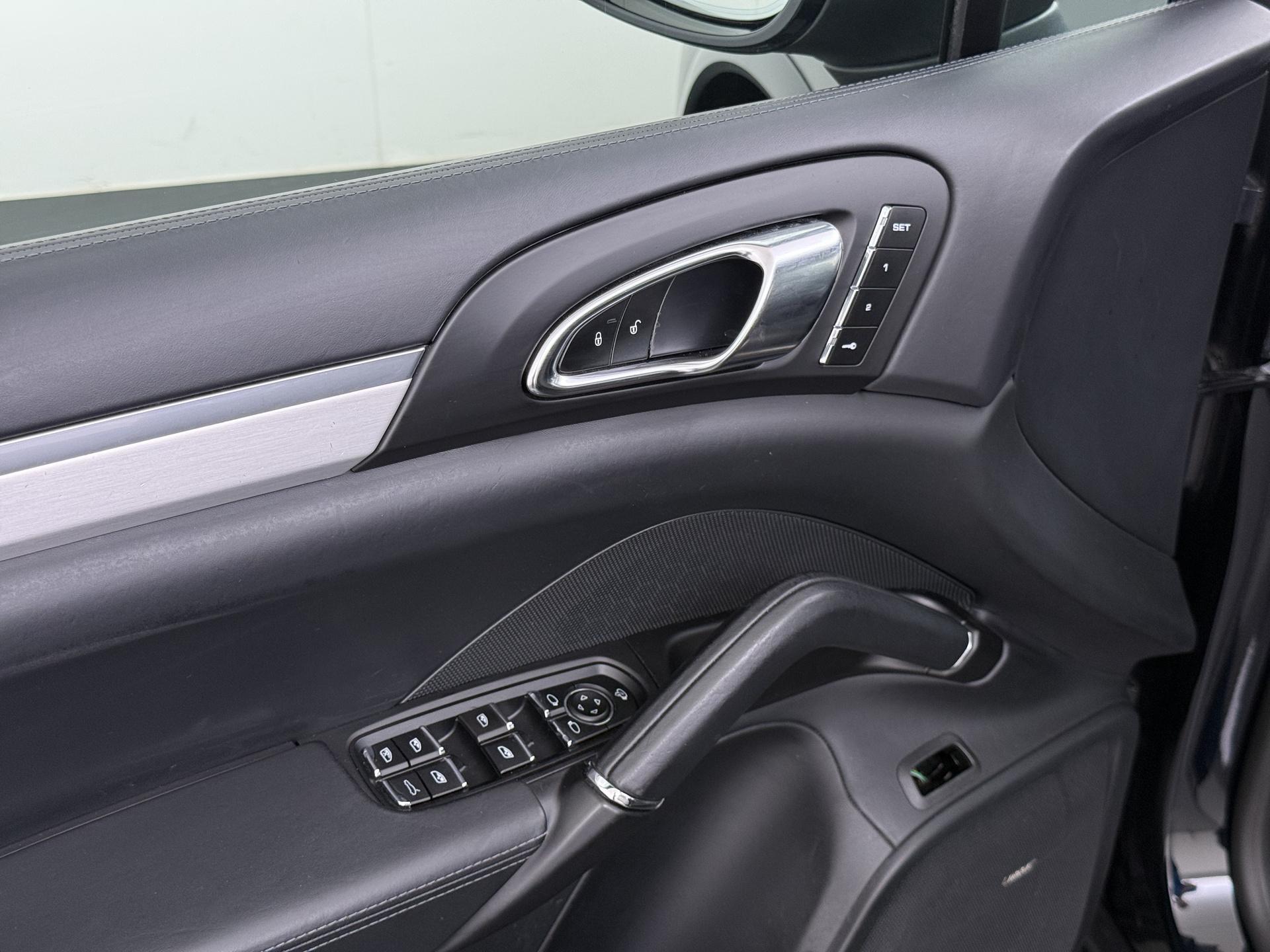 Porsche Cayenne 3.0 S E-Hybrid 19