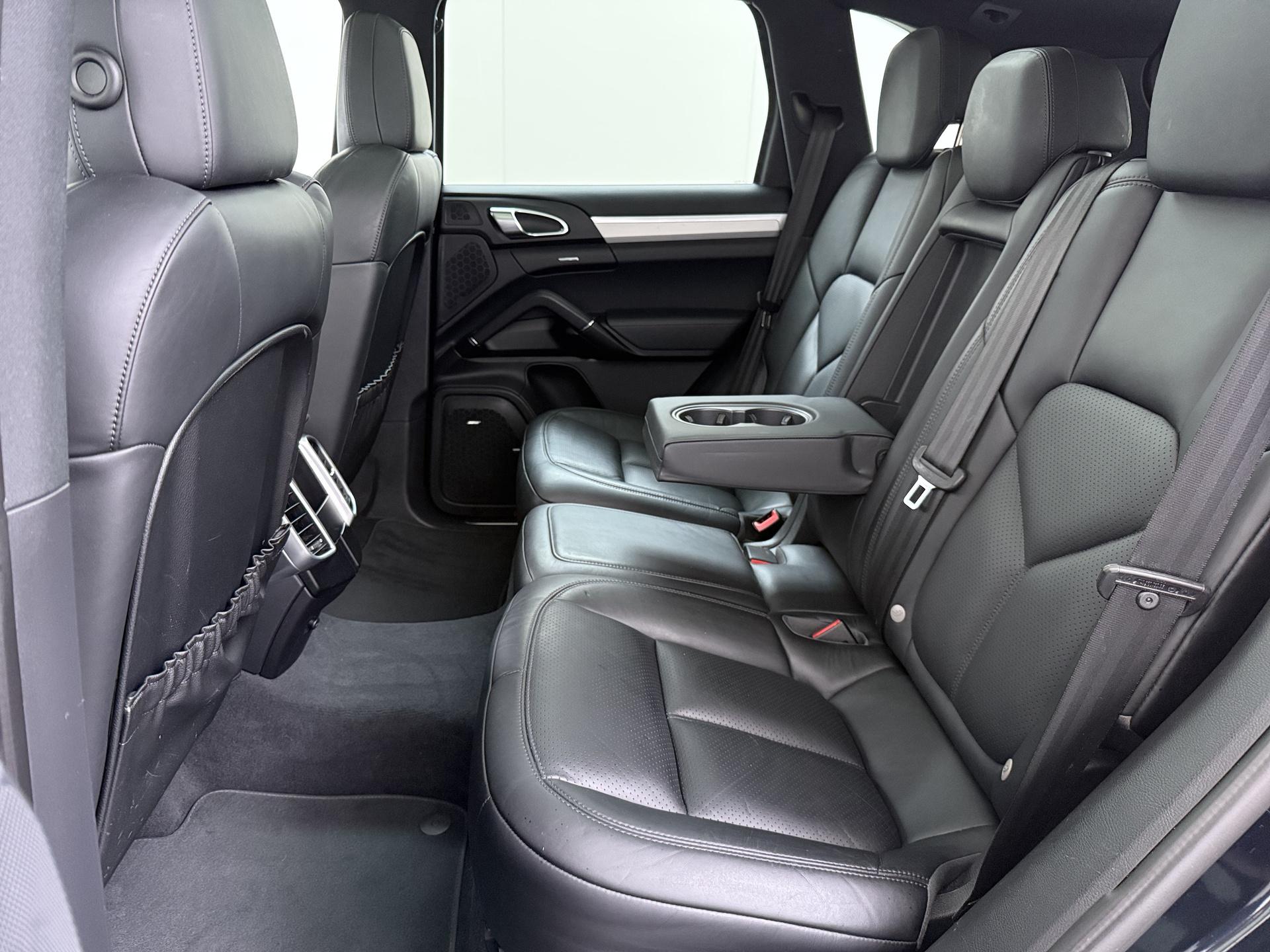 Porsche Cayenne 3.0 S E-Hybrid 23