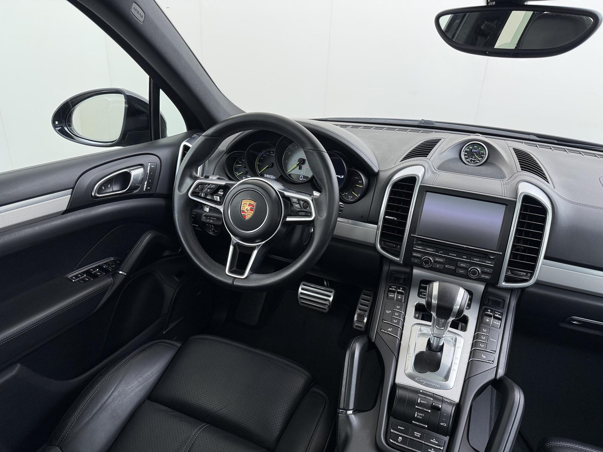 Porsche Cayenne 3.0 S E-Hybrid 25