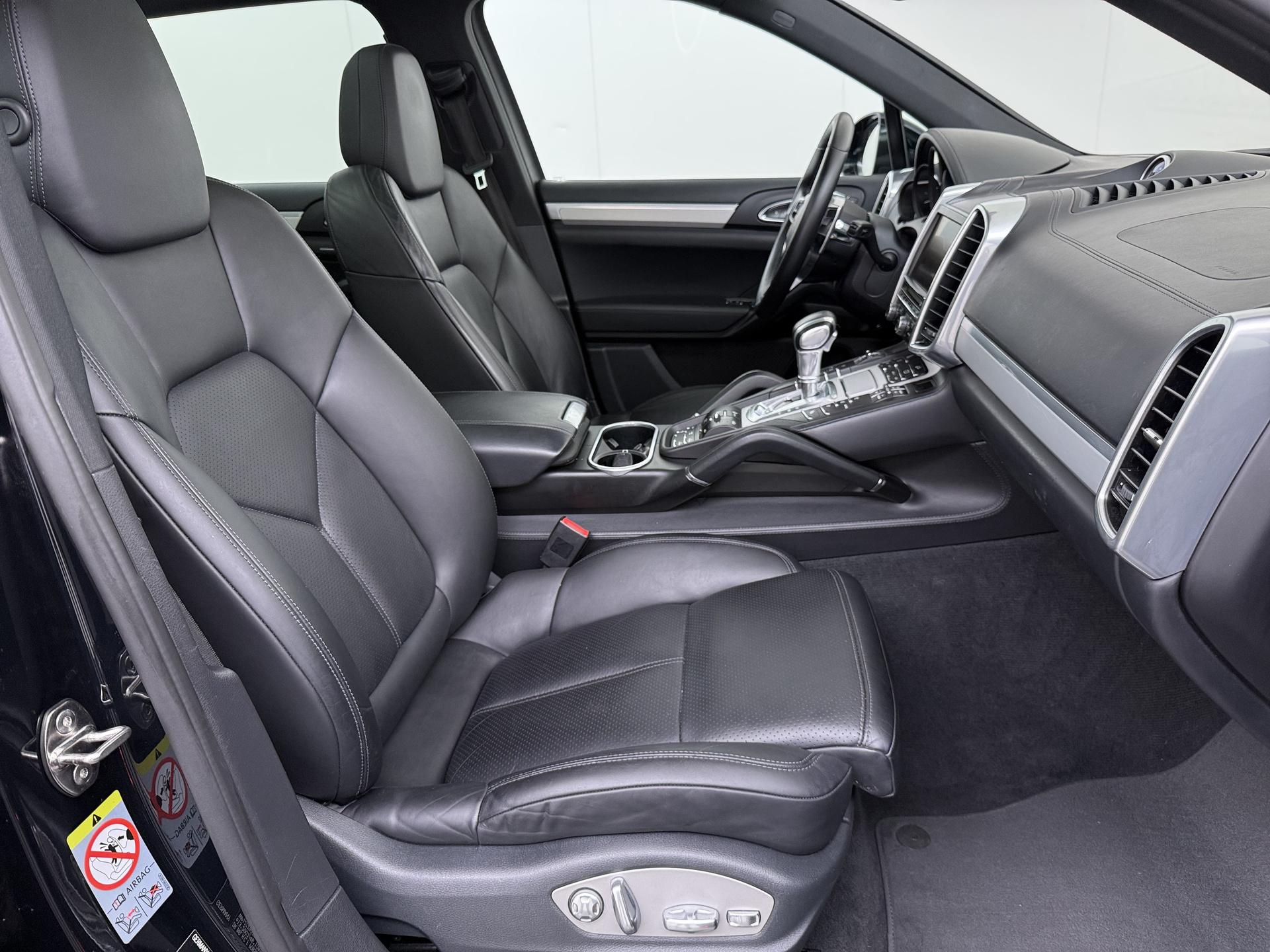 Porsche Cayenne 3.0 S E-Hybrid 38