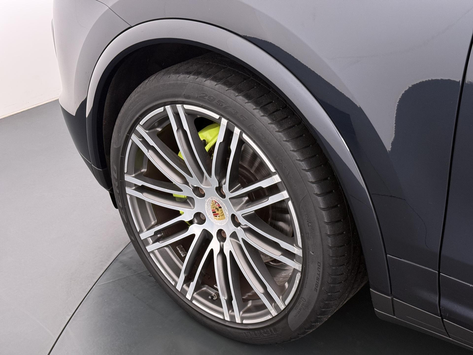 Porsche Cayenne 3.0 S E-Hybrid 8