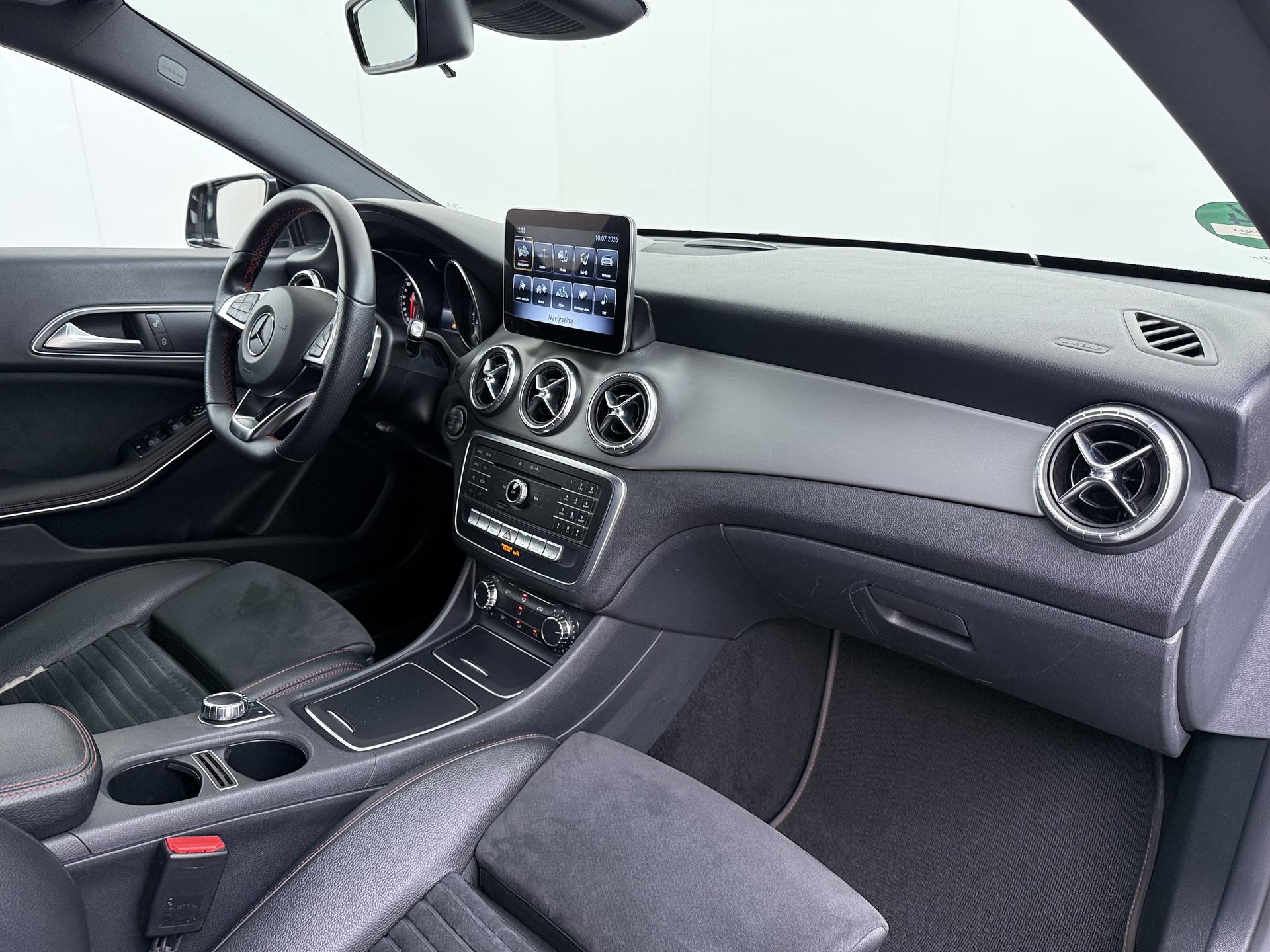 Mercedes-Benz CLA-klasse Shooting Brake 180 Business Solution AMG 32