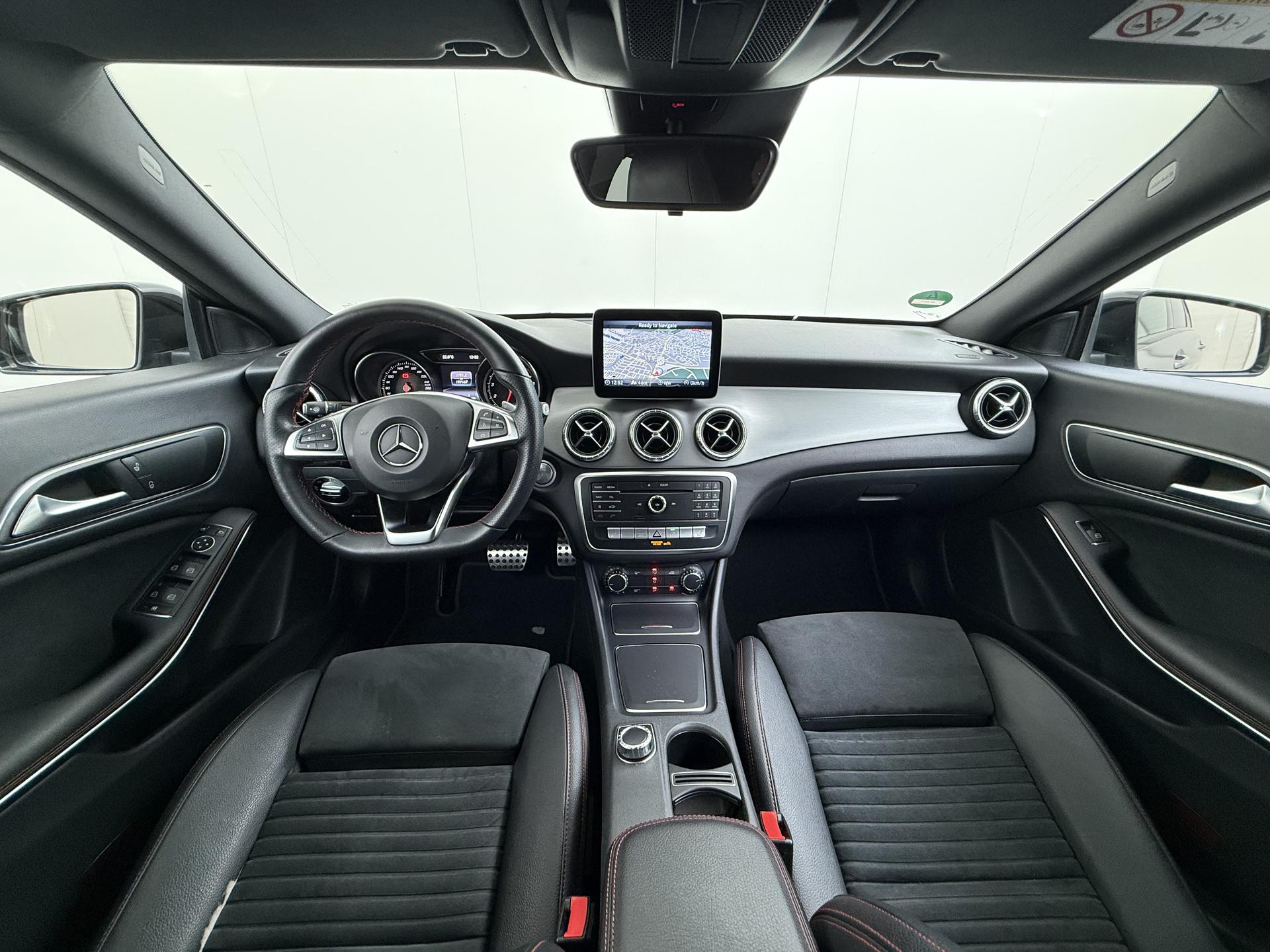 Mercedes-Benz CLA-klasse Shooting Brake 180 Business Solution AMG 4