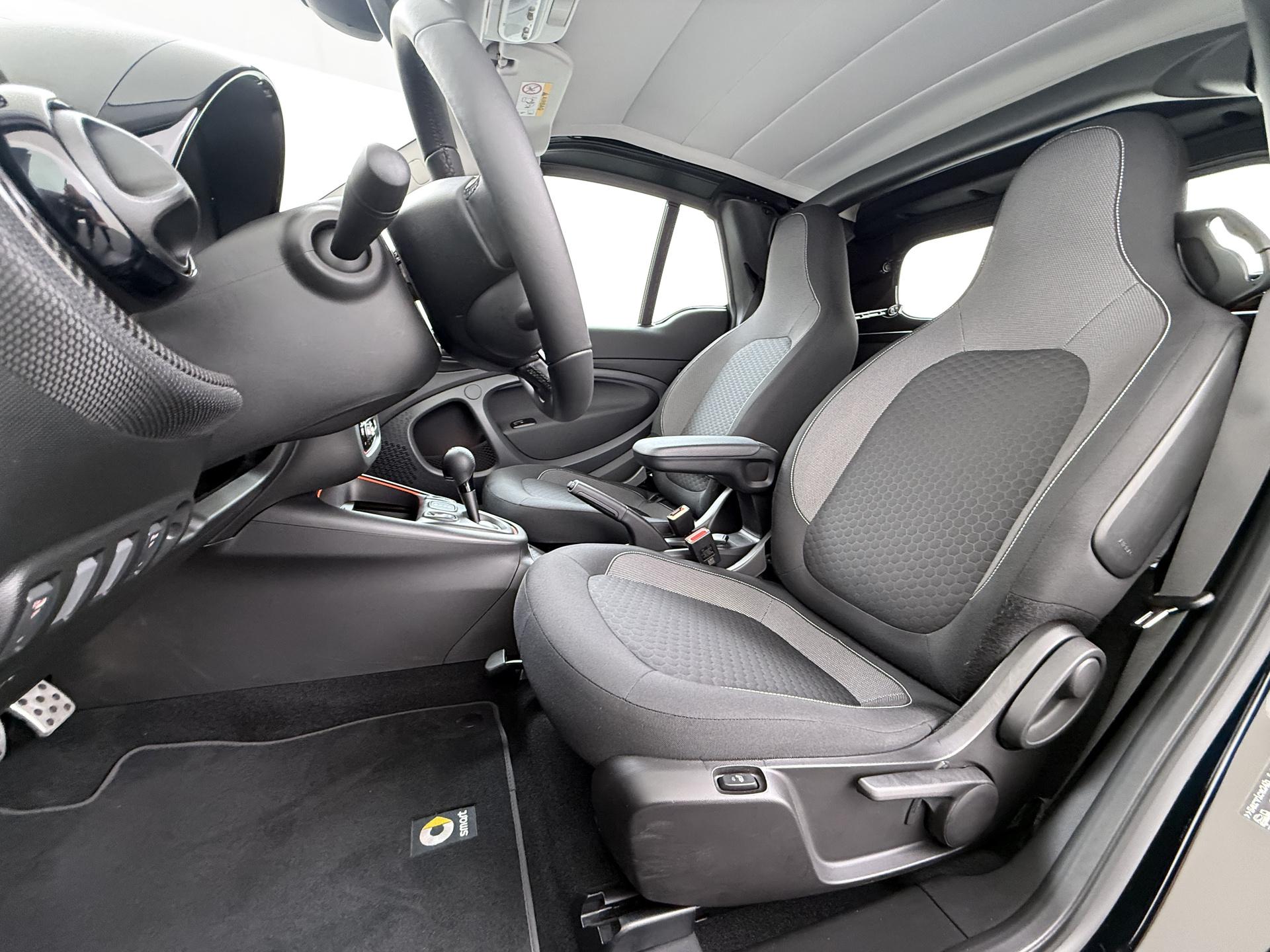 Smart fortwo cabrio EQ Comfort PLUS 18 kWh 20